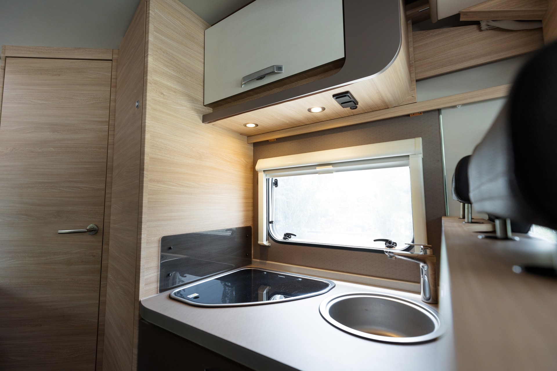 FIAT 2021 Fiat Ducato Weinsberg Carasuite | Voll ausgestattet | Schlafplätze für 5 Personen-showroom-element-1
