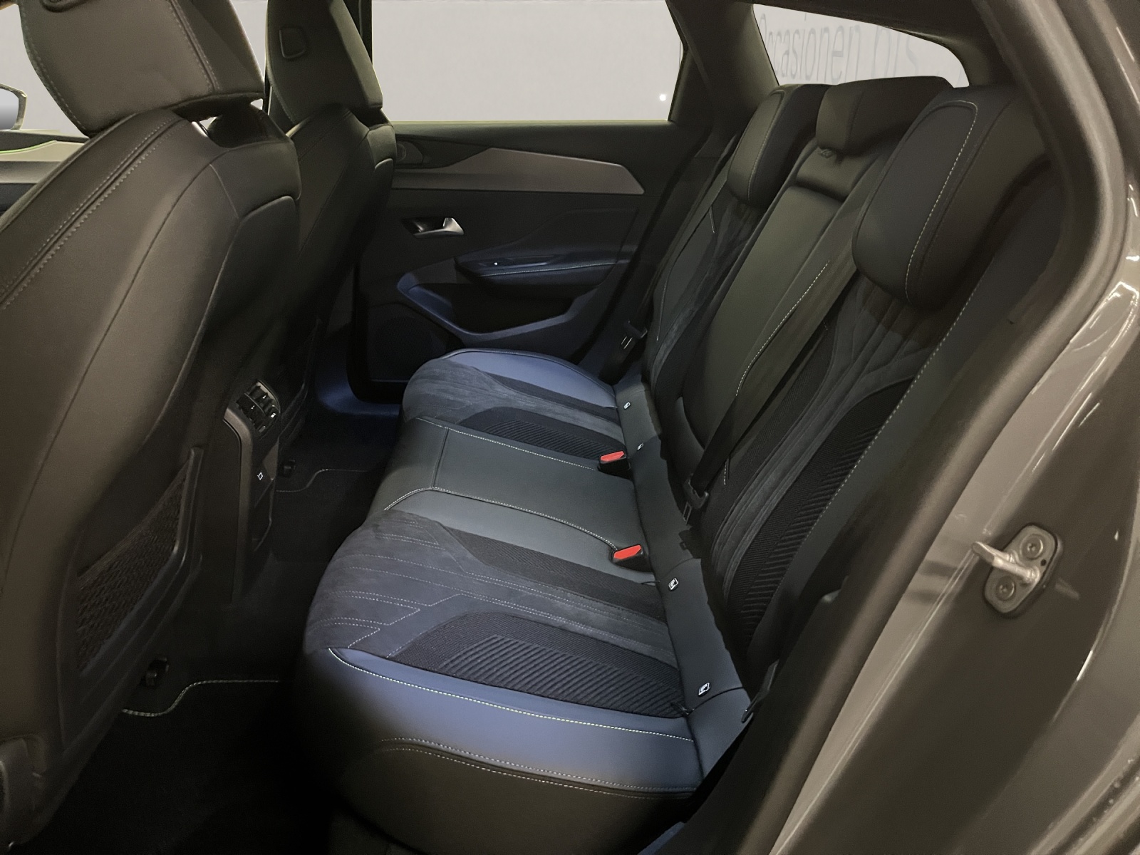 PEUGEOT 308 SW 1.2 Hybrid GT-image-13