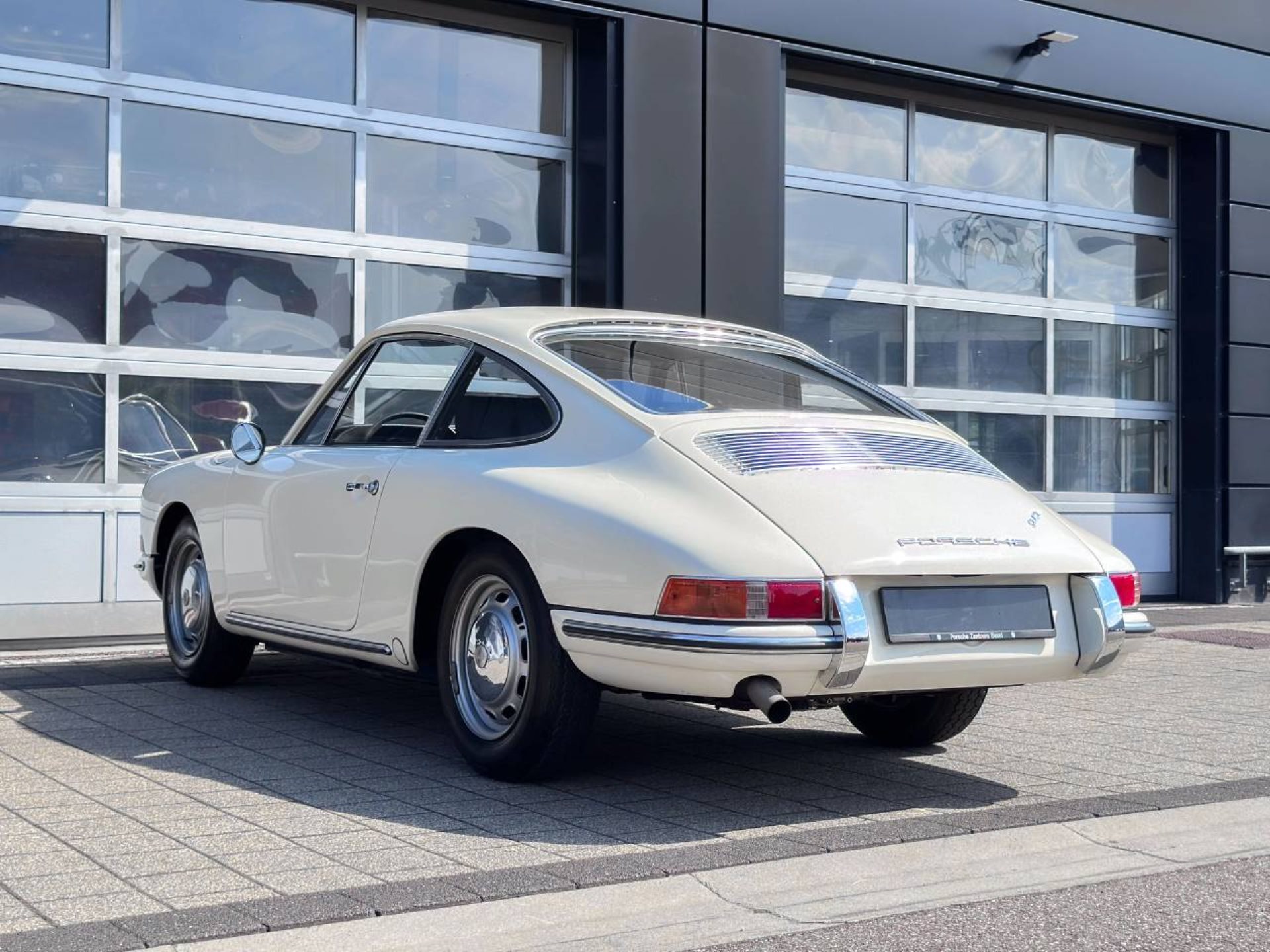 PORSCHE 912 Coupé (Karmann)-image-12