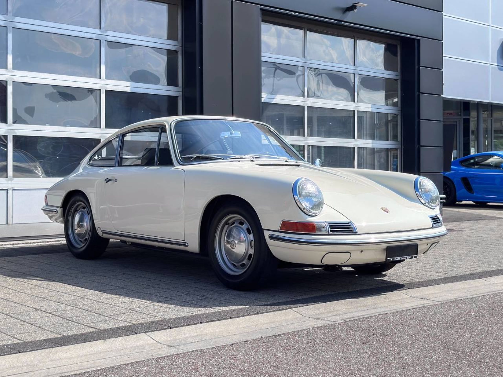 PORSCHE 912 Coupé (Karmann)-image-7