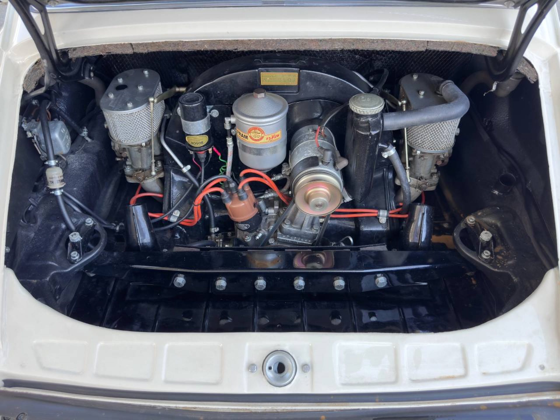 PORSCHE 912 Coupé (Karmann)-image-29