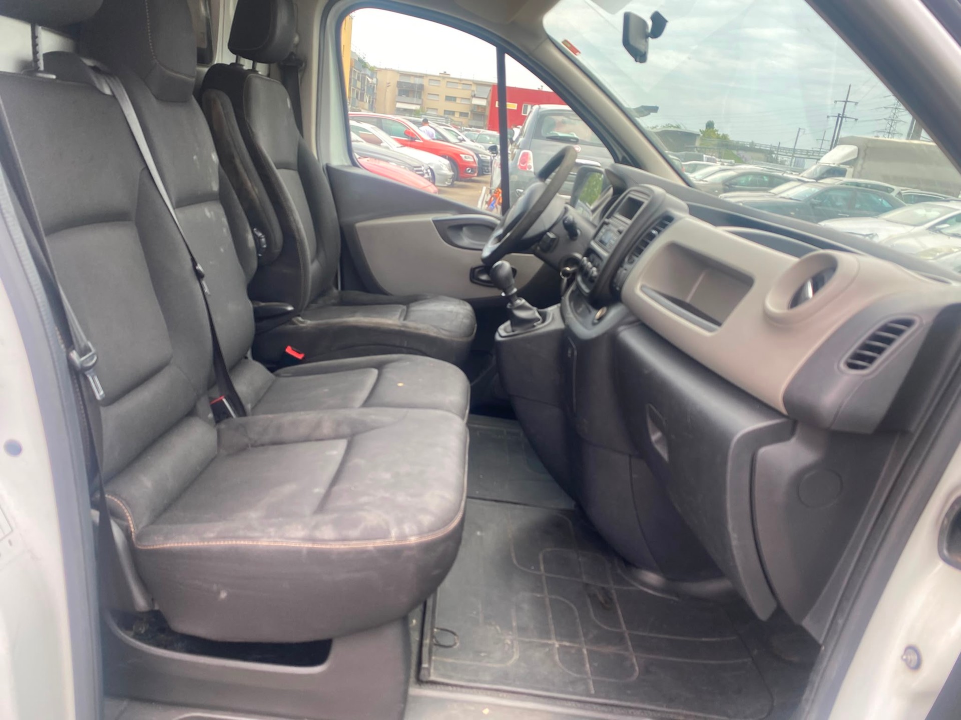 RENAULT Trafic 1.6 dCi 115 2.9t Acces L1H1-image-8