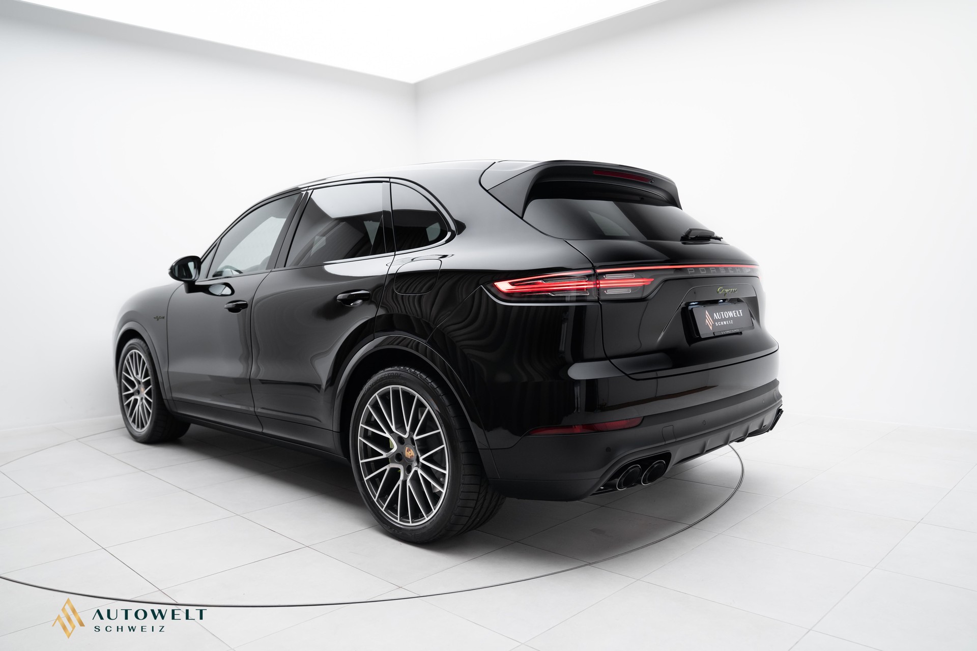 PORSCHE Cayenne E-Hybrid Platinum Edition-image-2