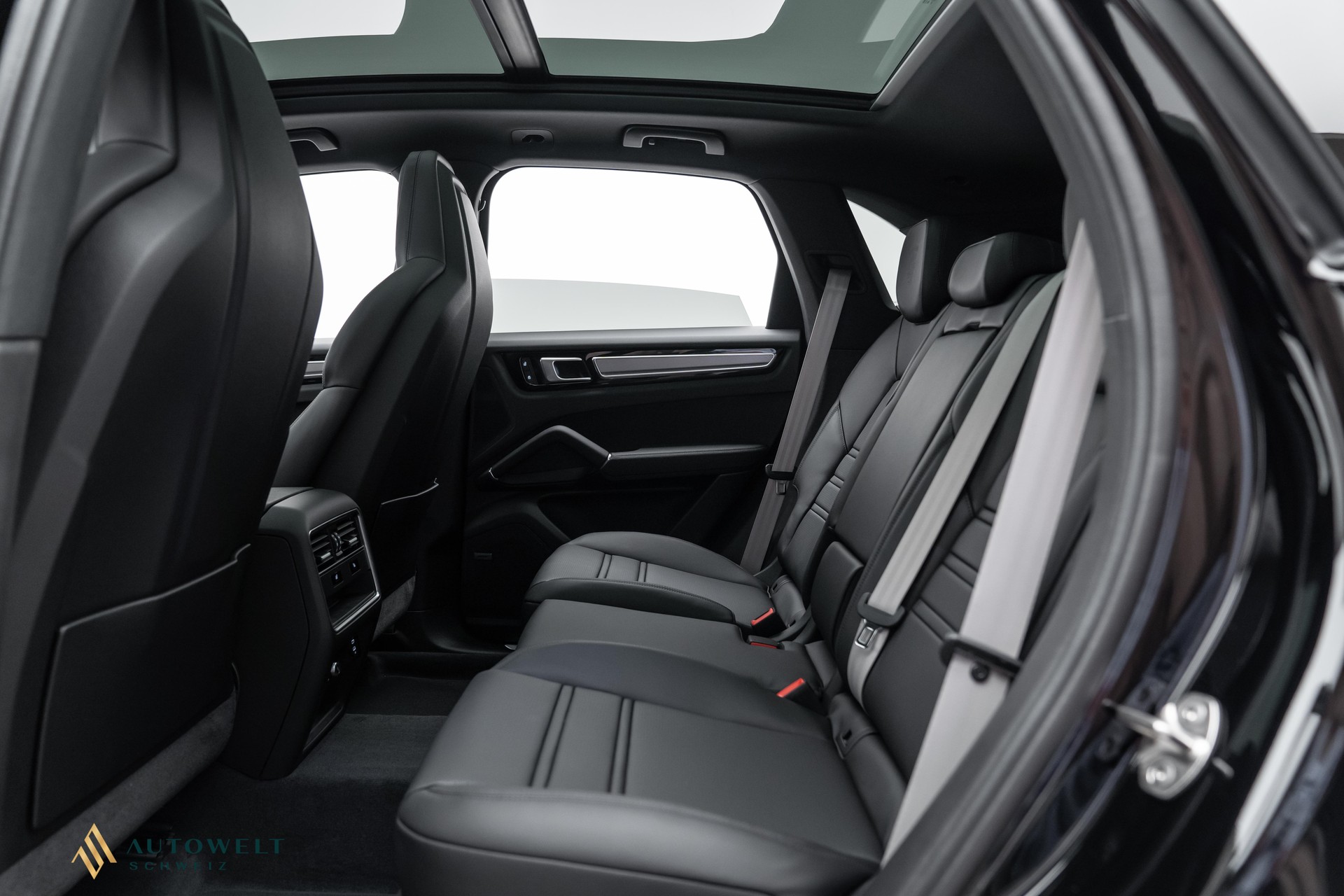 PORSCHE Cayenne E-Hybrid Platinum Edition-image-8