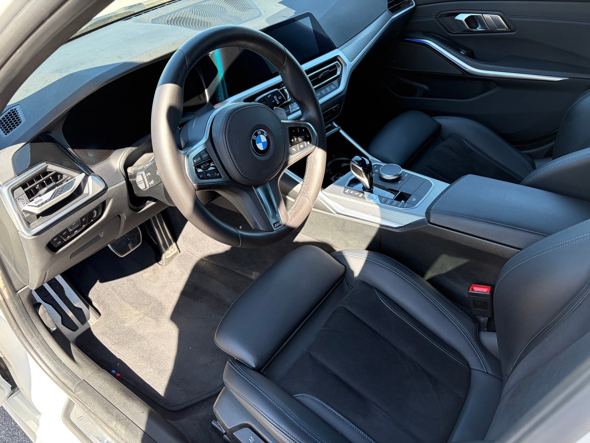 BMW 330d xDrive SAG-image-3