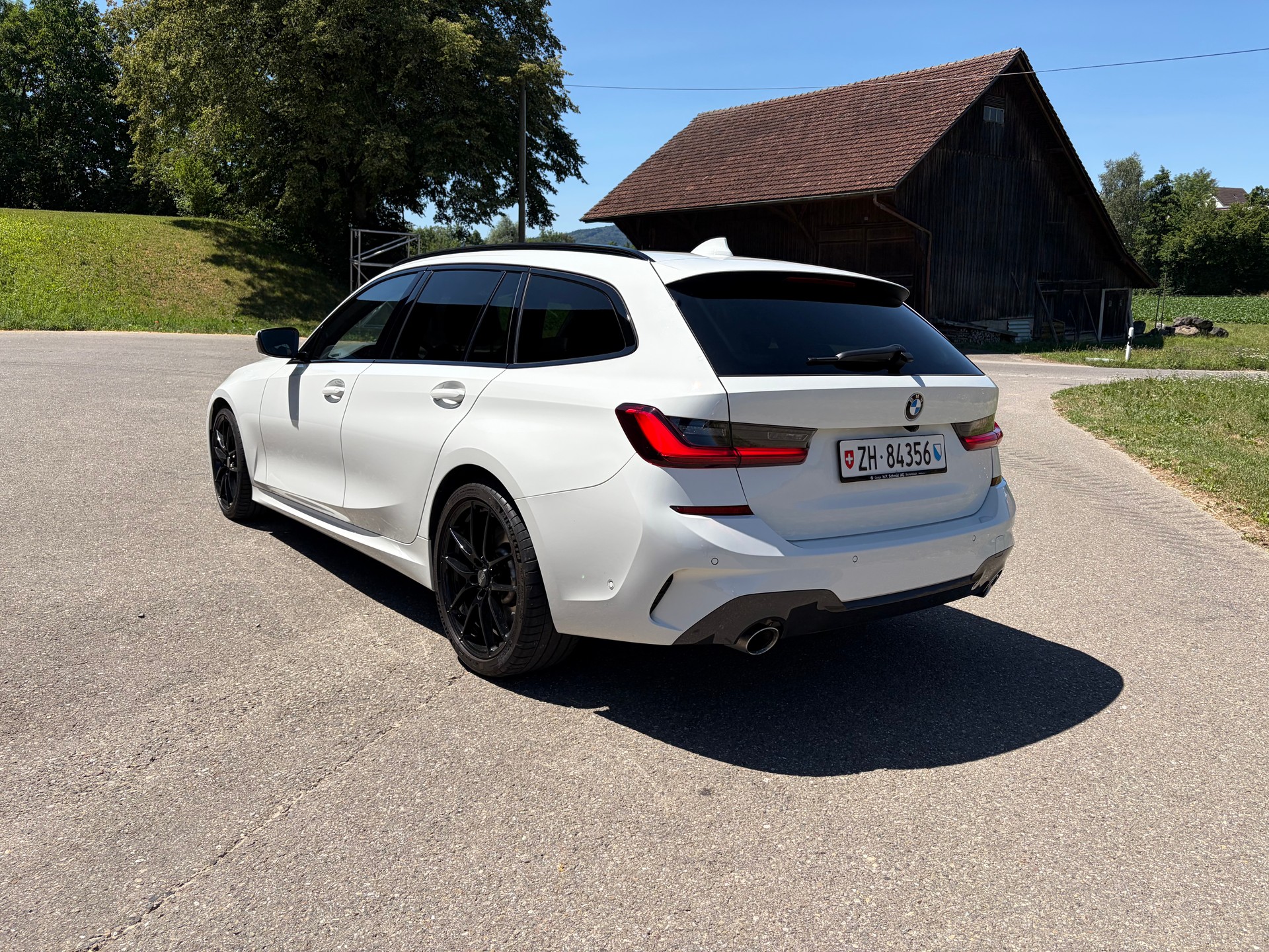 BMW 330d xDrive SAG-image-1
