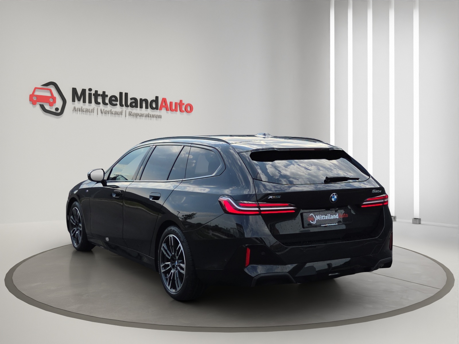 BMW 520d xDrive 48V Touring M Sport Steptronic-image-11