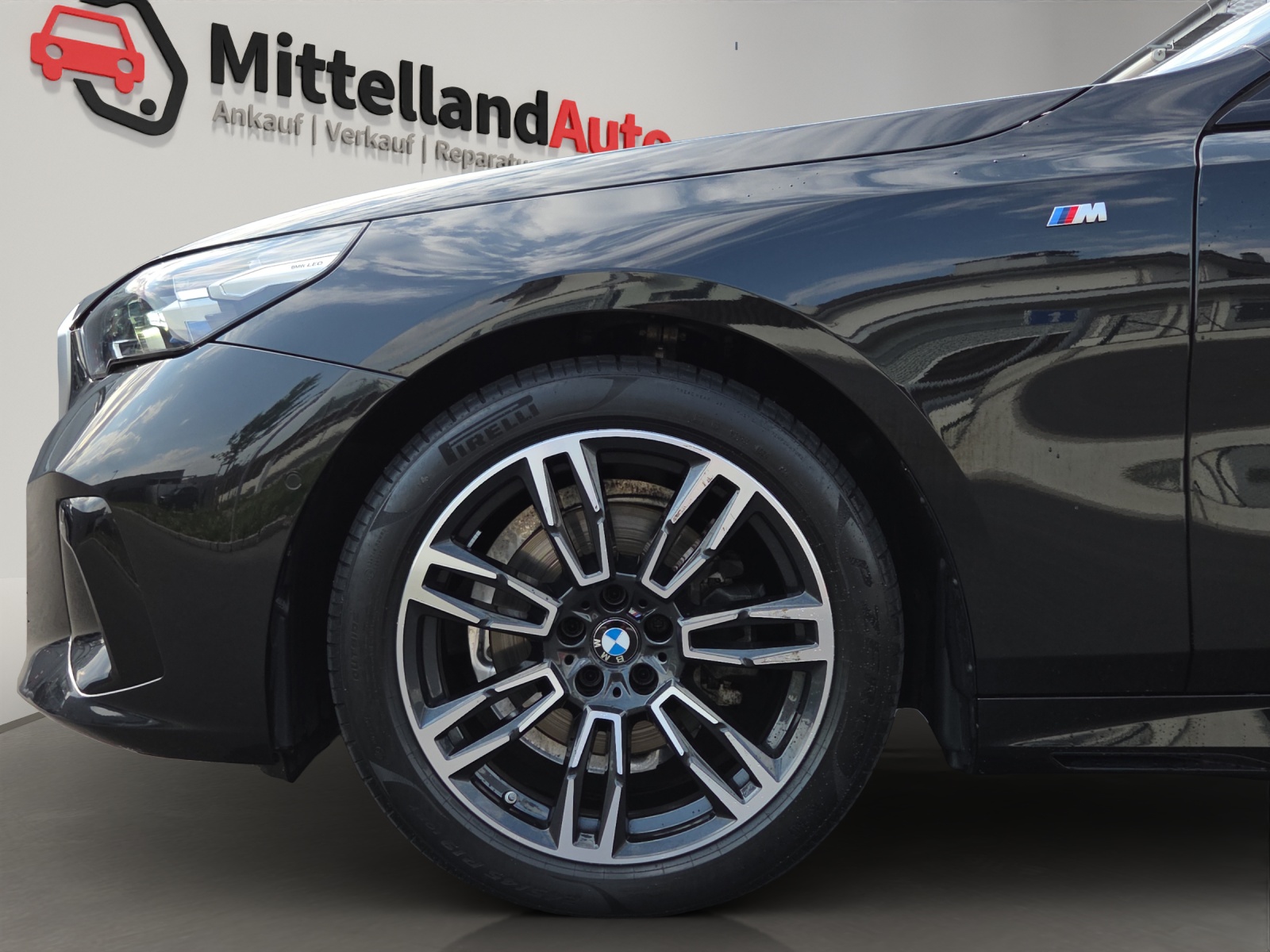 BMW 520d xDrive 48V Touring M Sport Steptronic-image-5