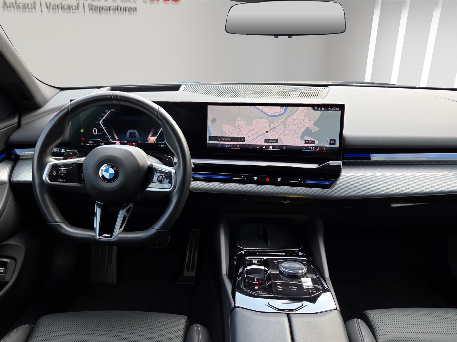BMW 520d xDrive 48V Touring M Sport Steptronic-image-6