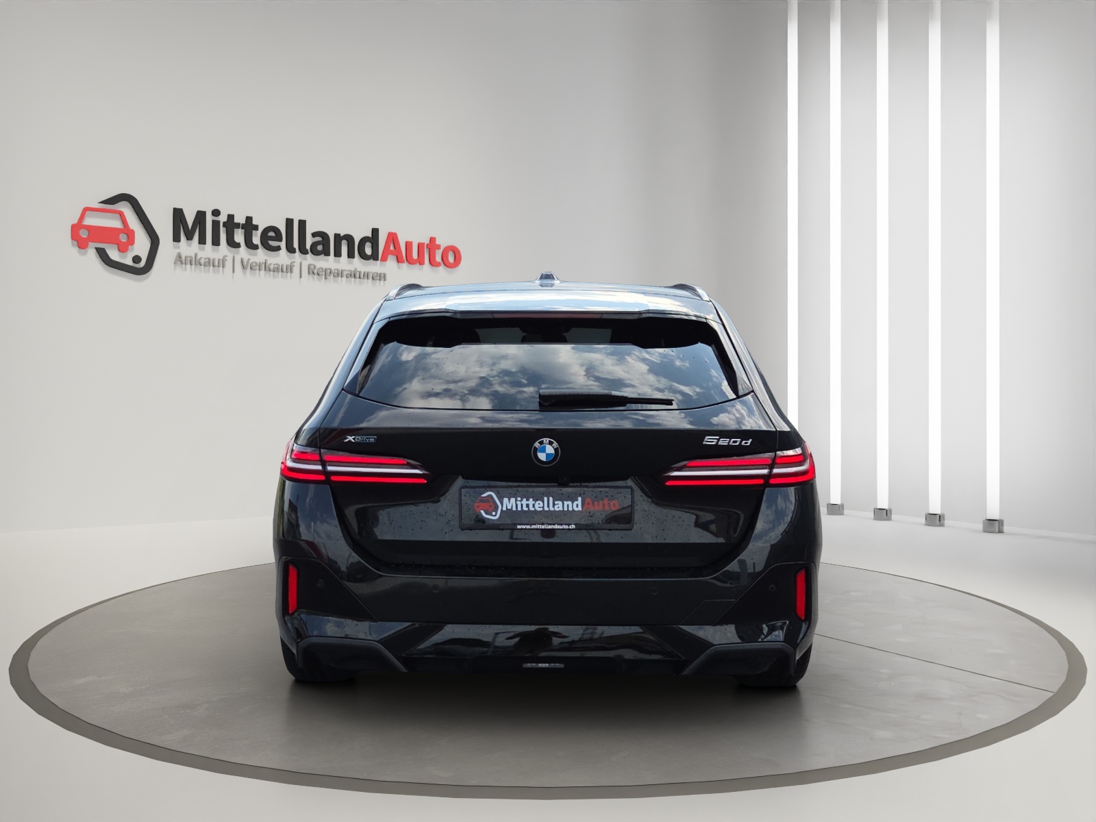BMW 520d xDrive 48V Touring M Sport Steptronic-image-12