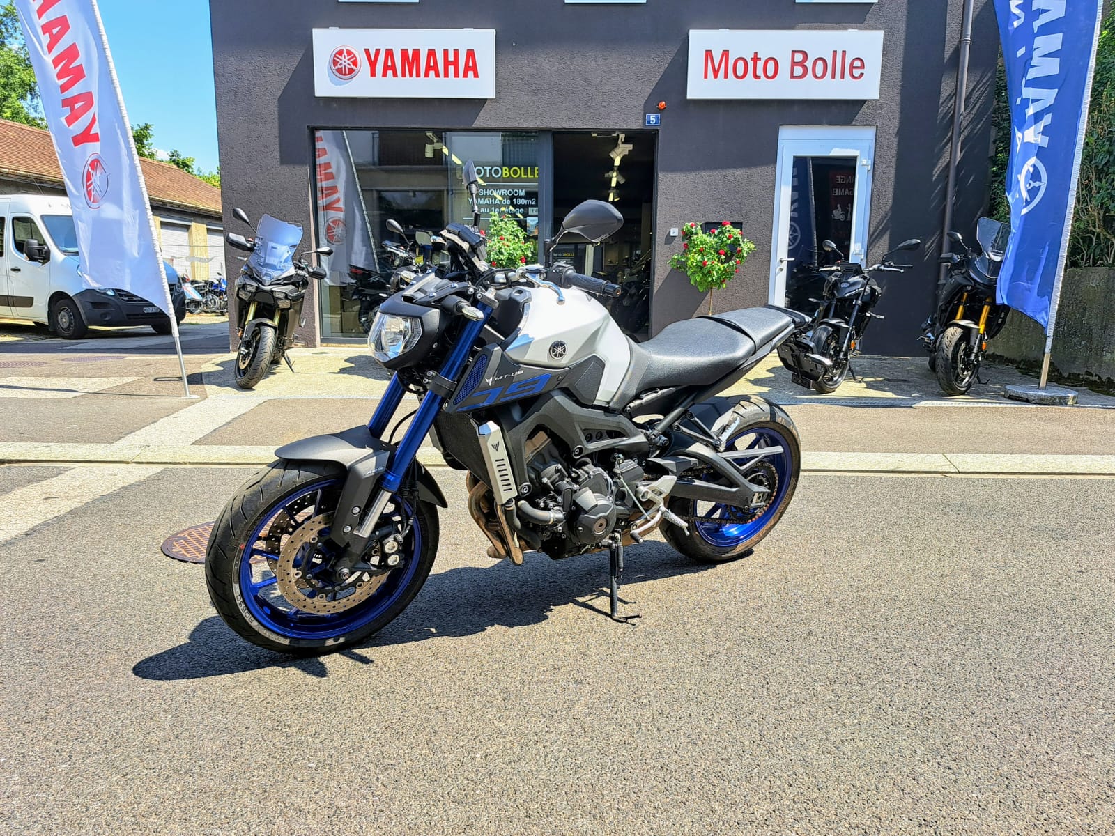 YAMAHA MT-09 ABS-showroom-element-2
