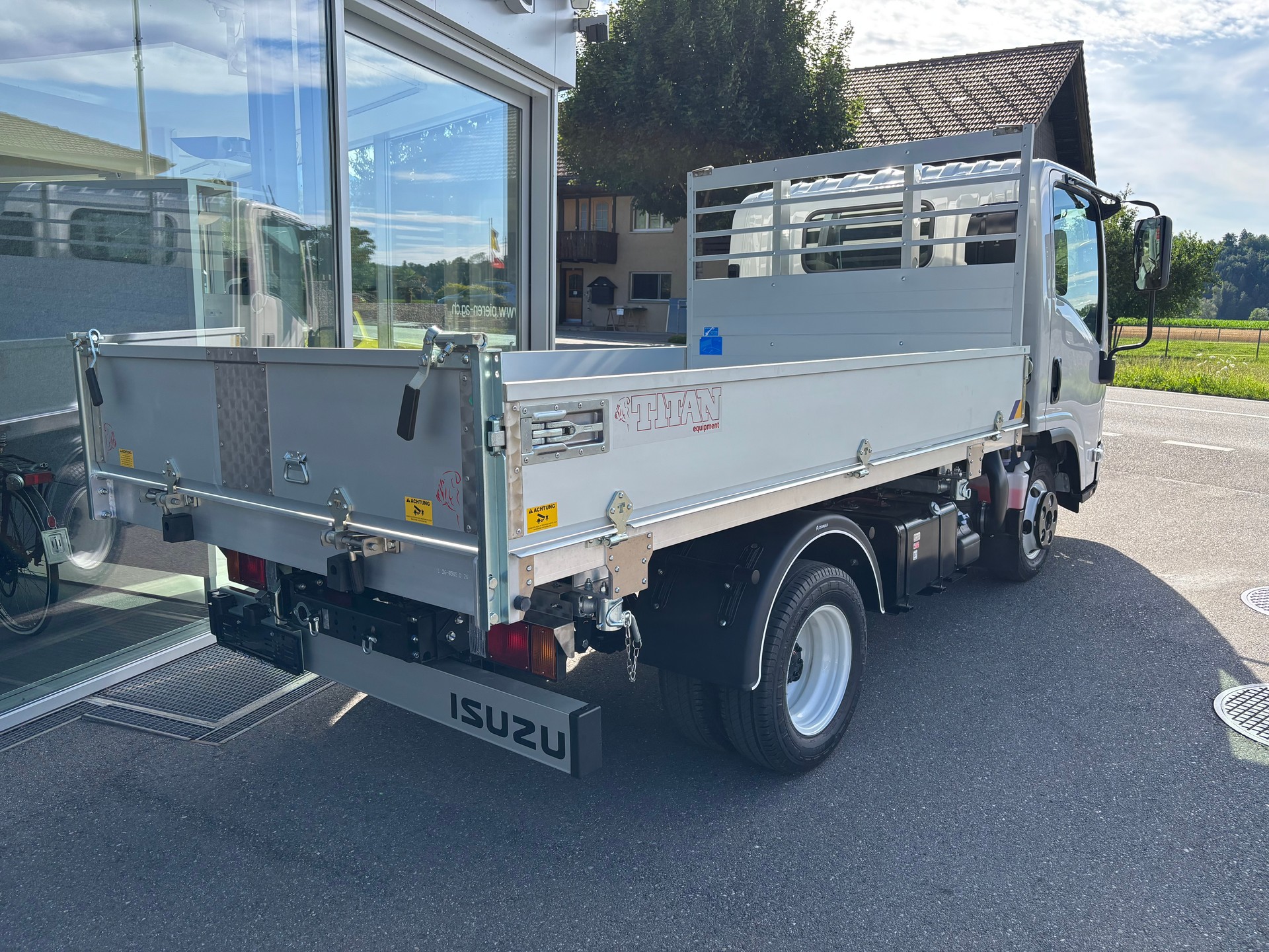 ISUZU M21 T E-image-3