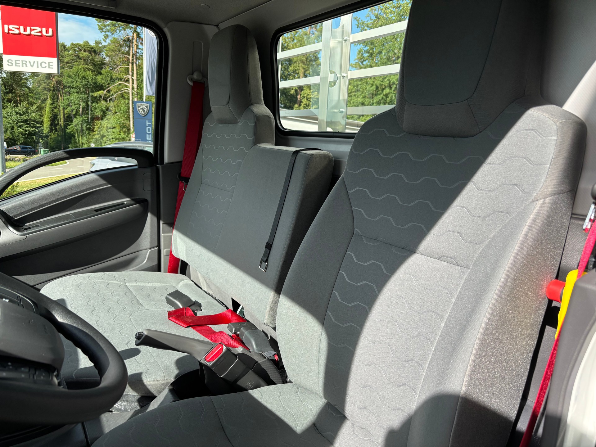 ISUZU M21 T E-image-8