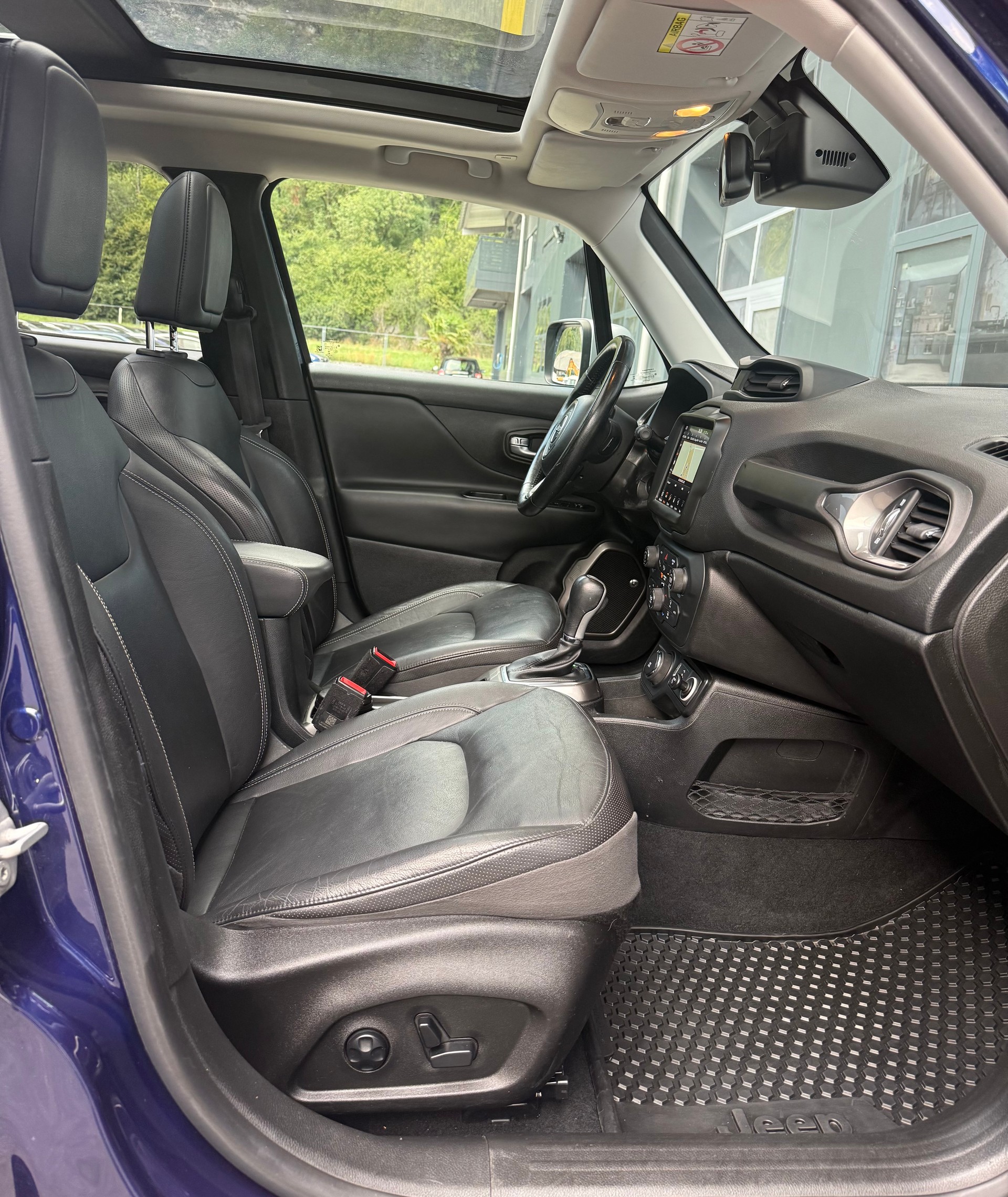 JEEP Renegade 1.4 Turbo Limited AWD-image-10
