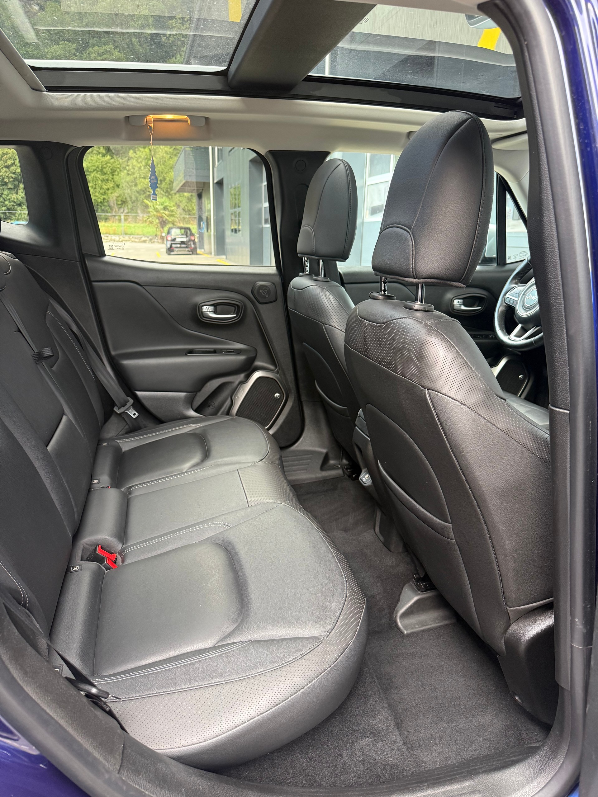JEEP Renegade 1.4 Turbo Limited AWD-image-8