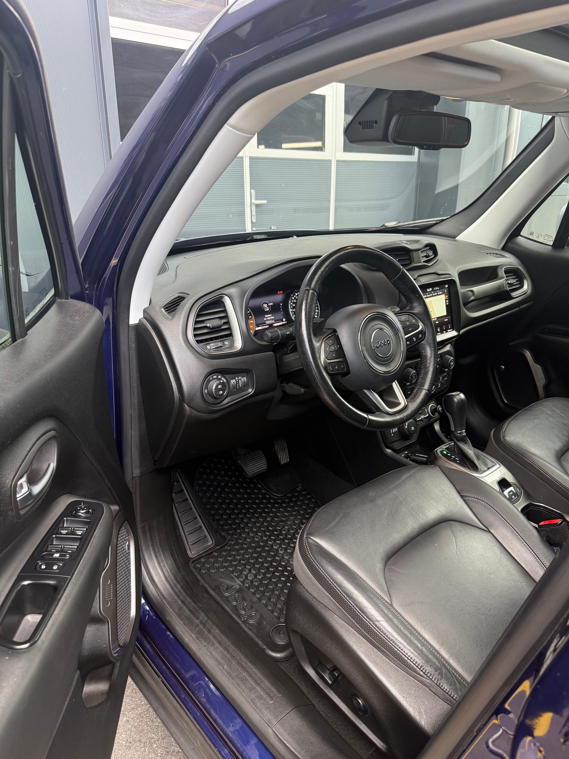 JEEP Renegade 1.4 Turbo Limited AWD-image-12