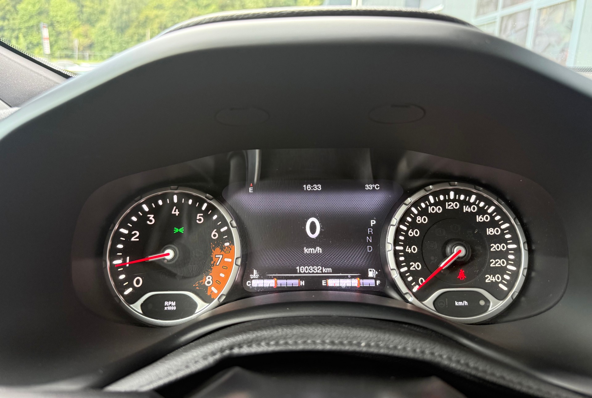 JEEP Renegade 1.4 Turbo Limited AWD-image-14