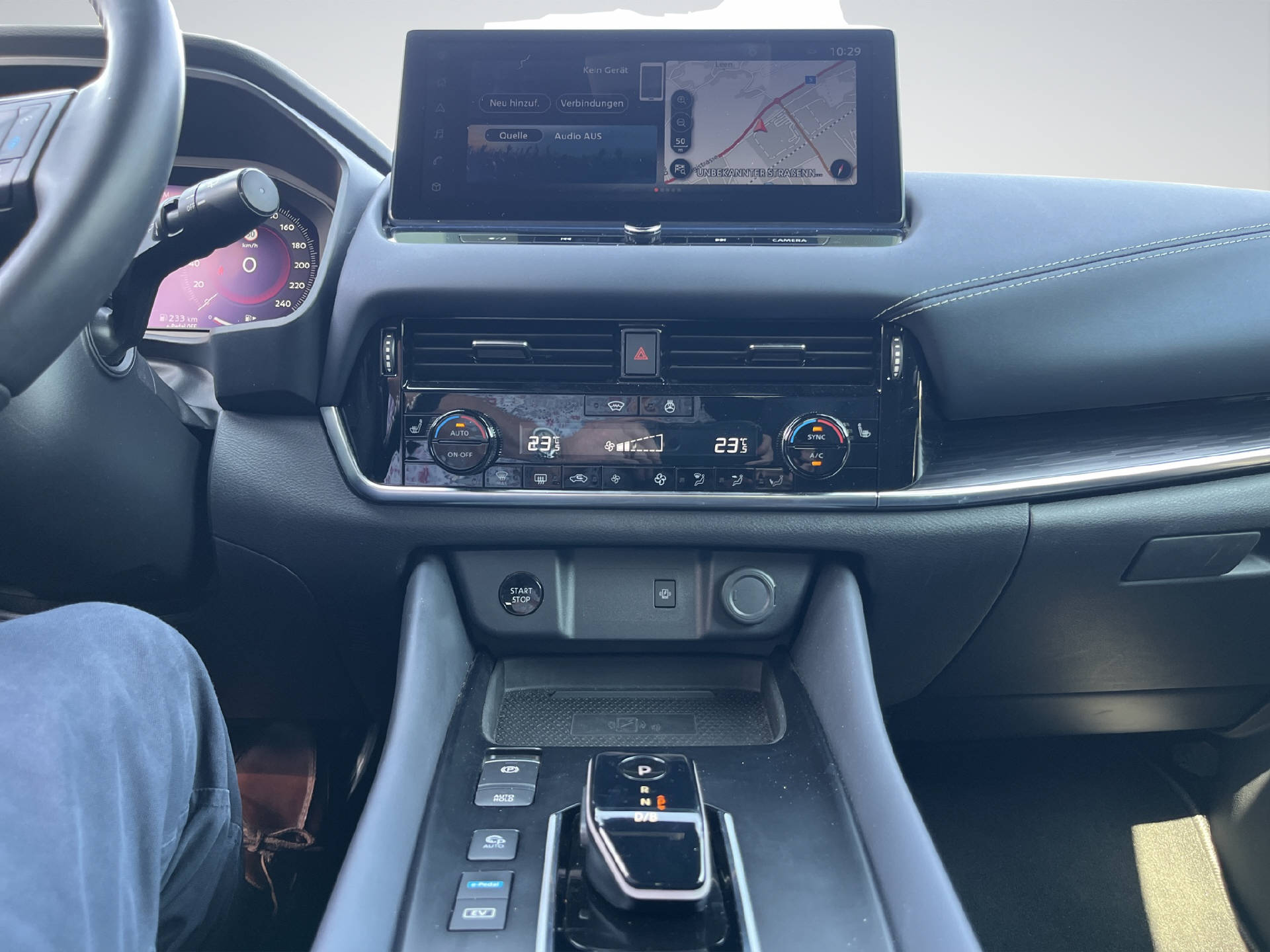 NISSAN Qashqai 1.5 VC-T Tekna-image-9