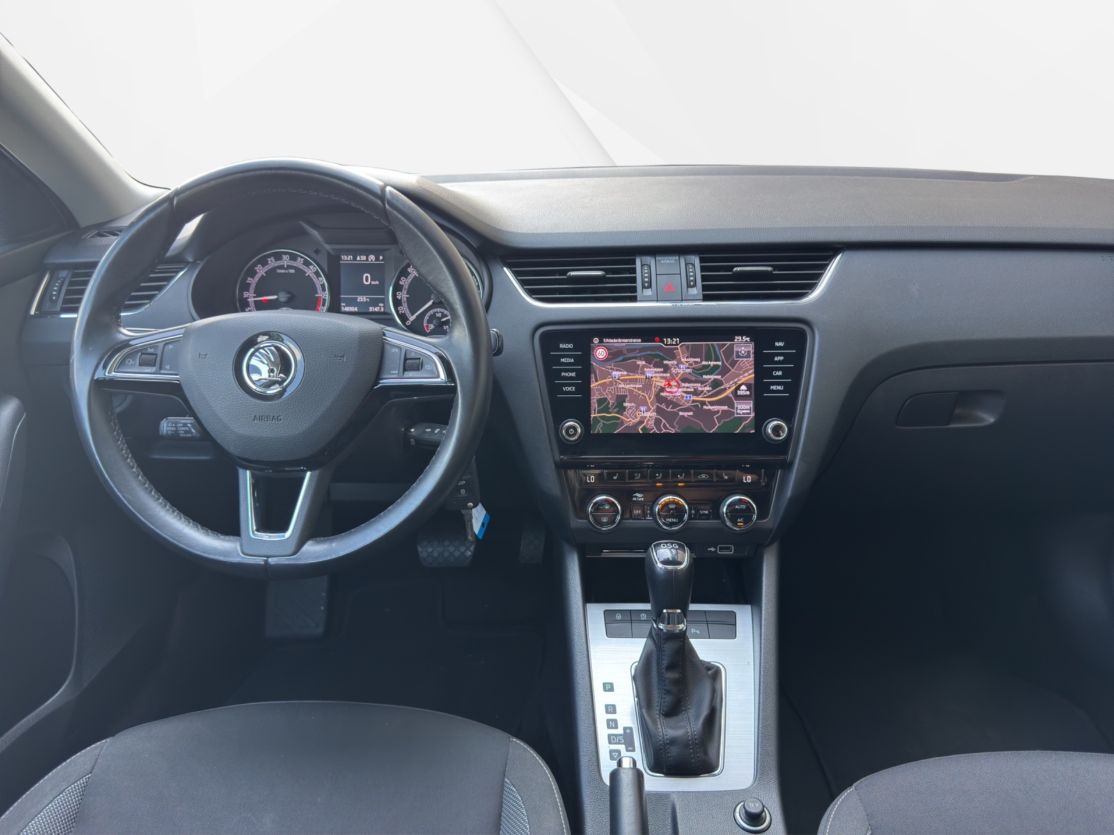 SKODA Octavia Combi 2.0 TDI Ambition DSG-image-9