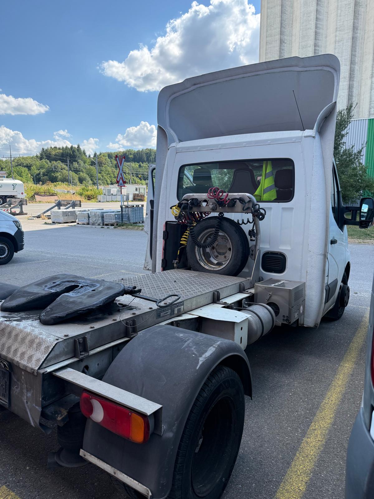 RENAULT Master dci165-image-1