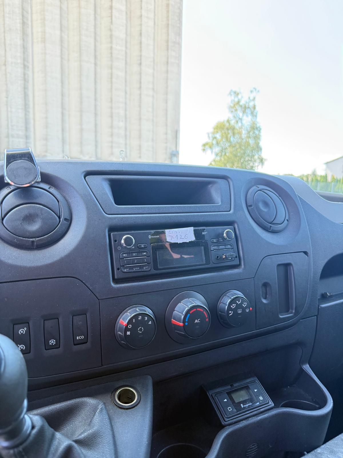 RENAULT Master dci165-image-5