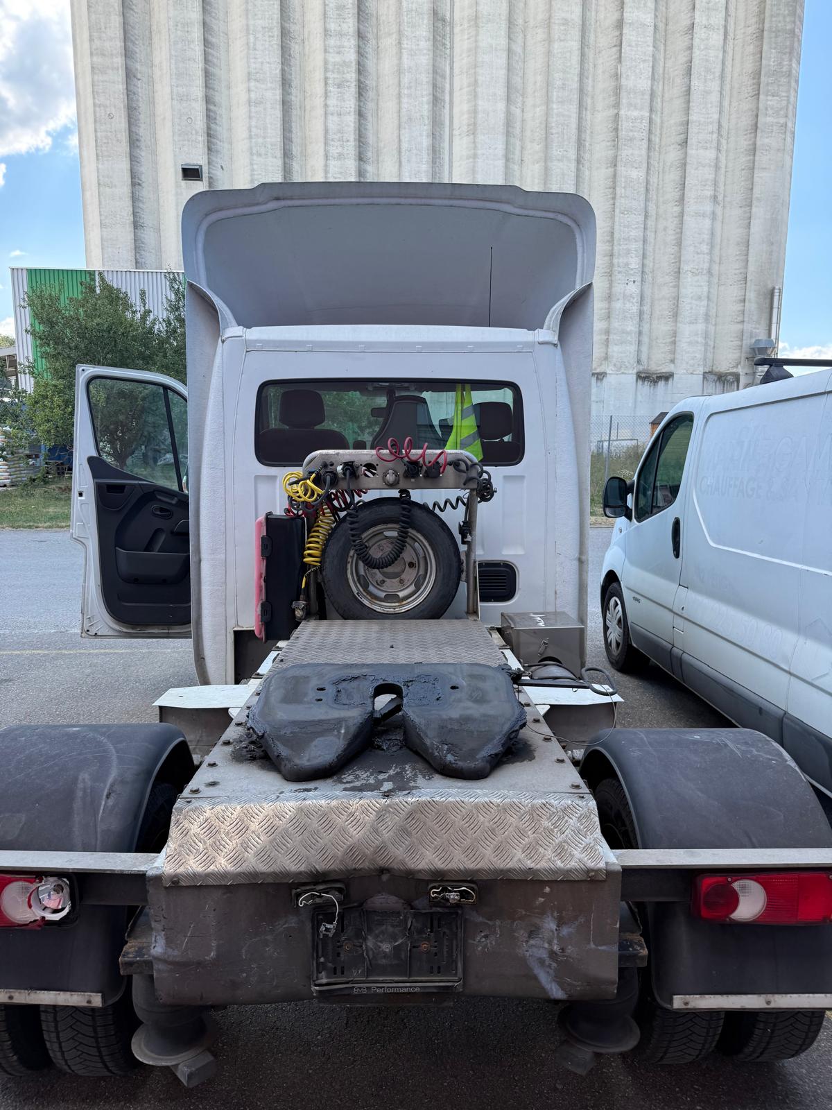 RENAULT Master dci165-image-4