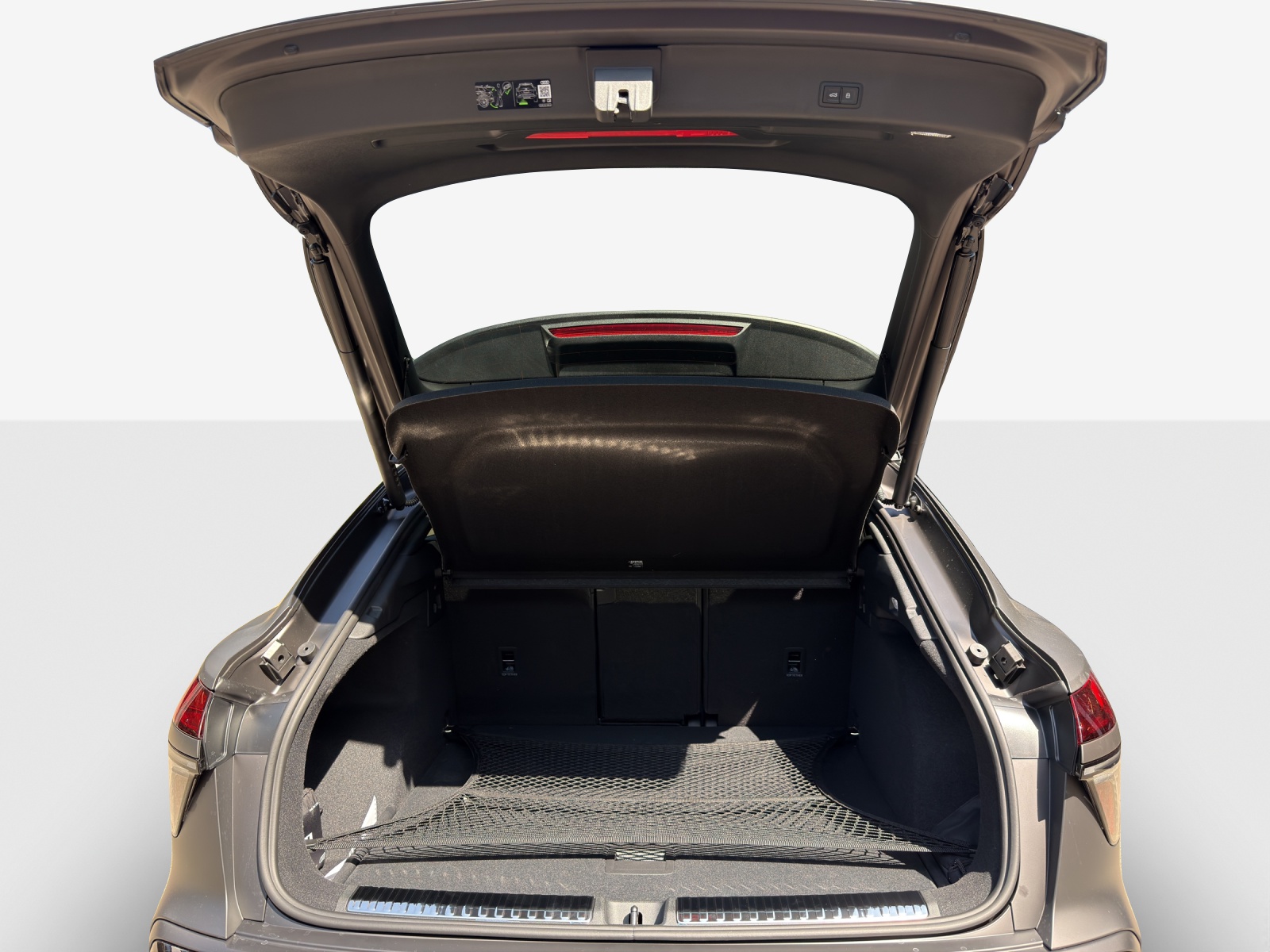 AUDI Q3 Sportback TFSI quattro 195 kW S tronic-image-12