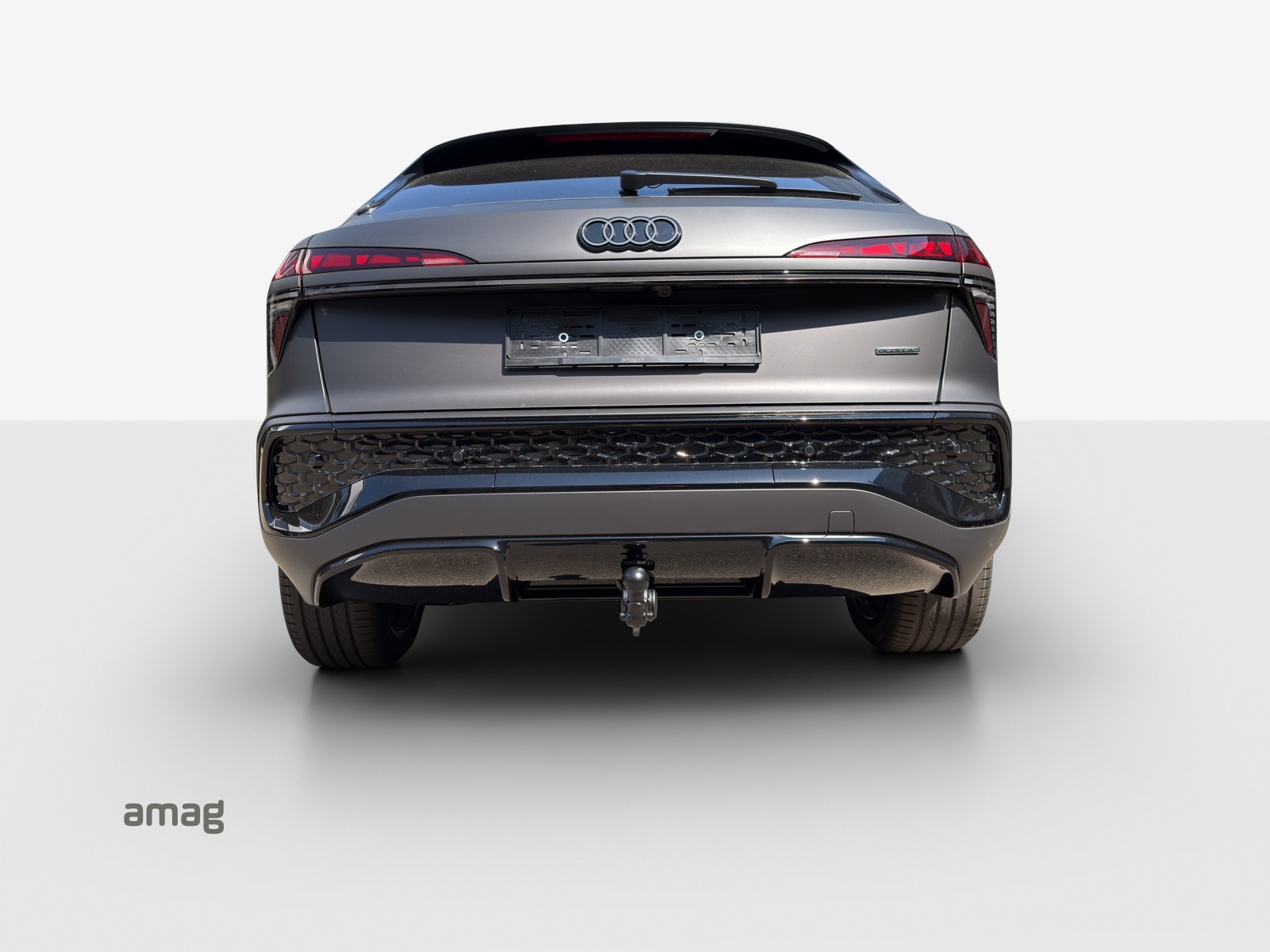 AUDI Q3 Sportback TFSI quattro 195 kW S tronic-image-3