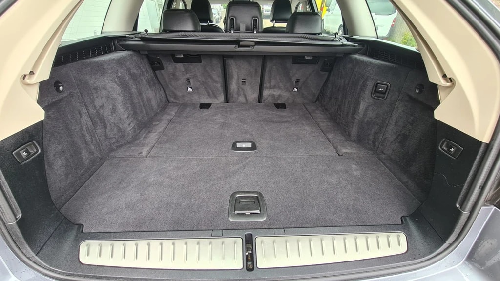 BMW 520d xDrive Touring Steptronic ** Voll-Leder ** Gr-Navi ** RF-Kamera ** PDC V+H ** Sitzheizung ** Frisch Ab MFK & Service **-image-8