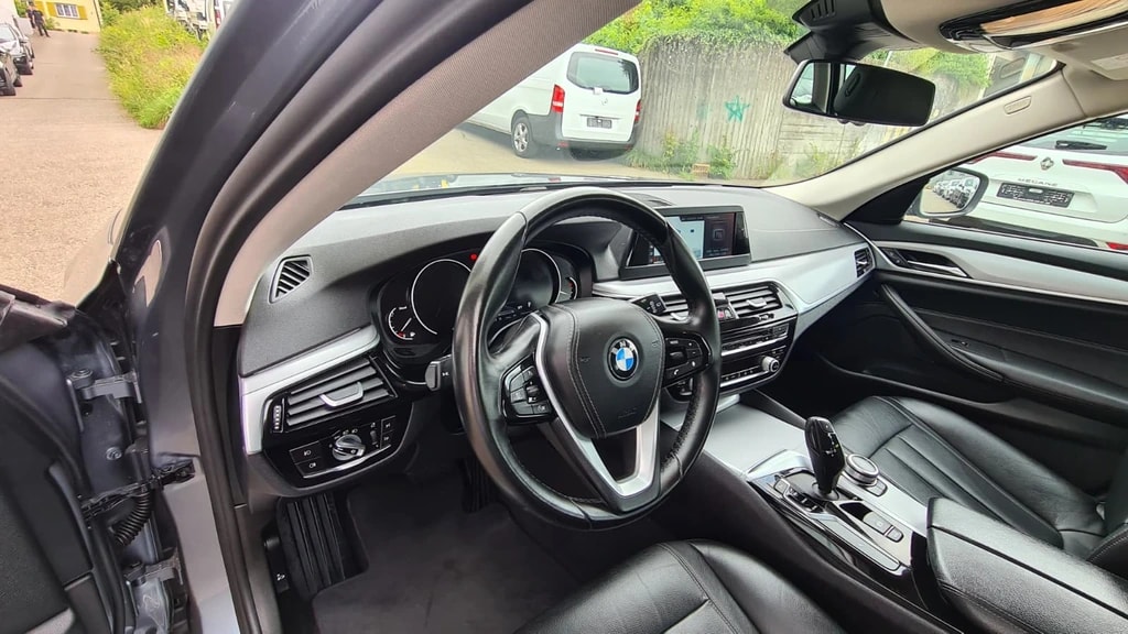BMW 520d xDrive Touring Steptronic ** Voll-Leder ** Gr-Navi ** RF-Kamera ** PDC V+H ** Sitzheizung ** Frisch Ab MFK & Service **-image-15