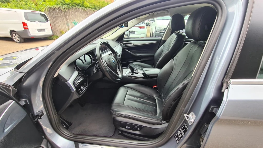 BMW 520d xDrive Touring Steptronic ** Voll-Leder ** Gr-Navi ** RF-Kamera ** PDC V+H ** Sitzheizung ** Frisch Ab MFK & Service **-image-16
