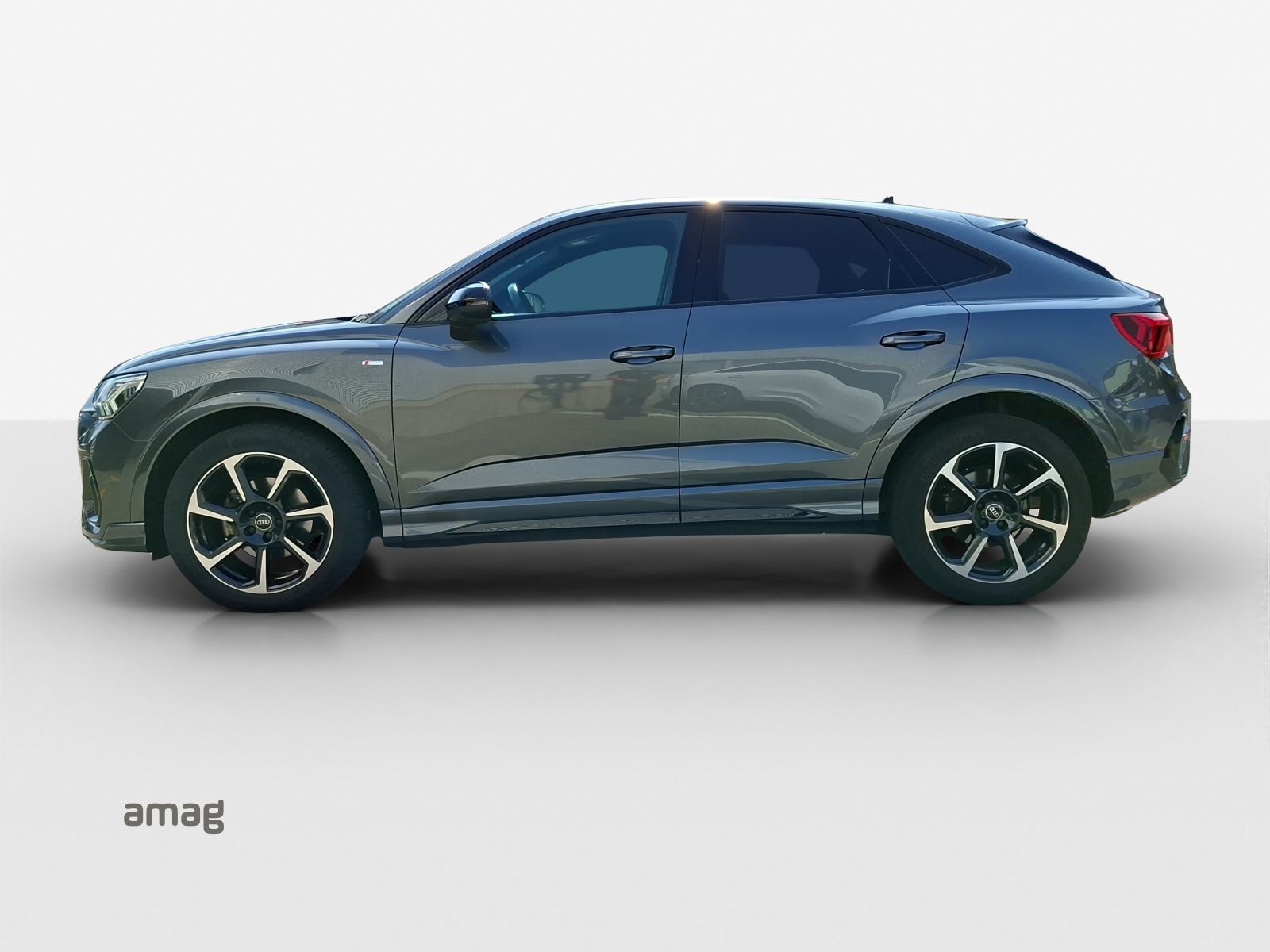 AUDI Q3 35 TFSI S line Attraction S-tronic-image-1