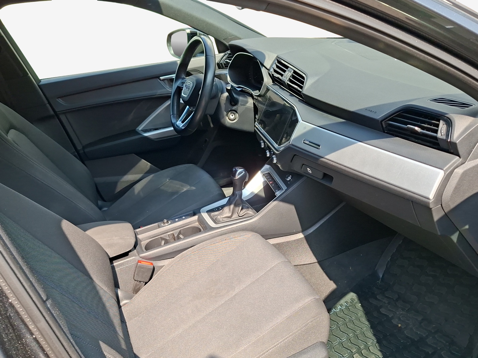 AUDI Q3 35 TFSI S line Attraction S-tronic-image-14