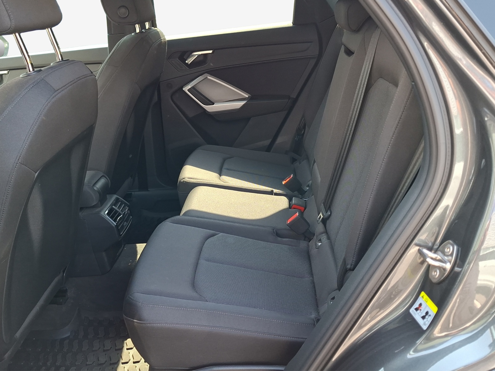 AUDI Q3 35 TFSI S line Attraction S-tronic-image-11