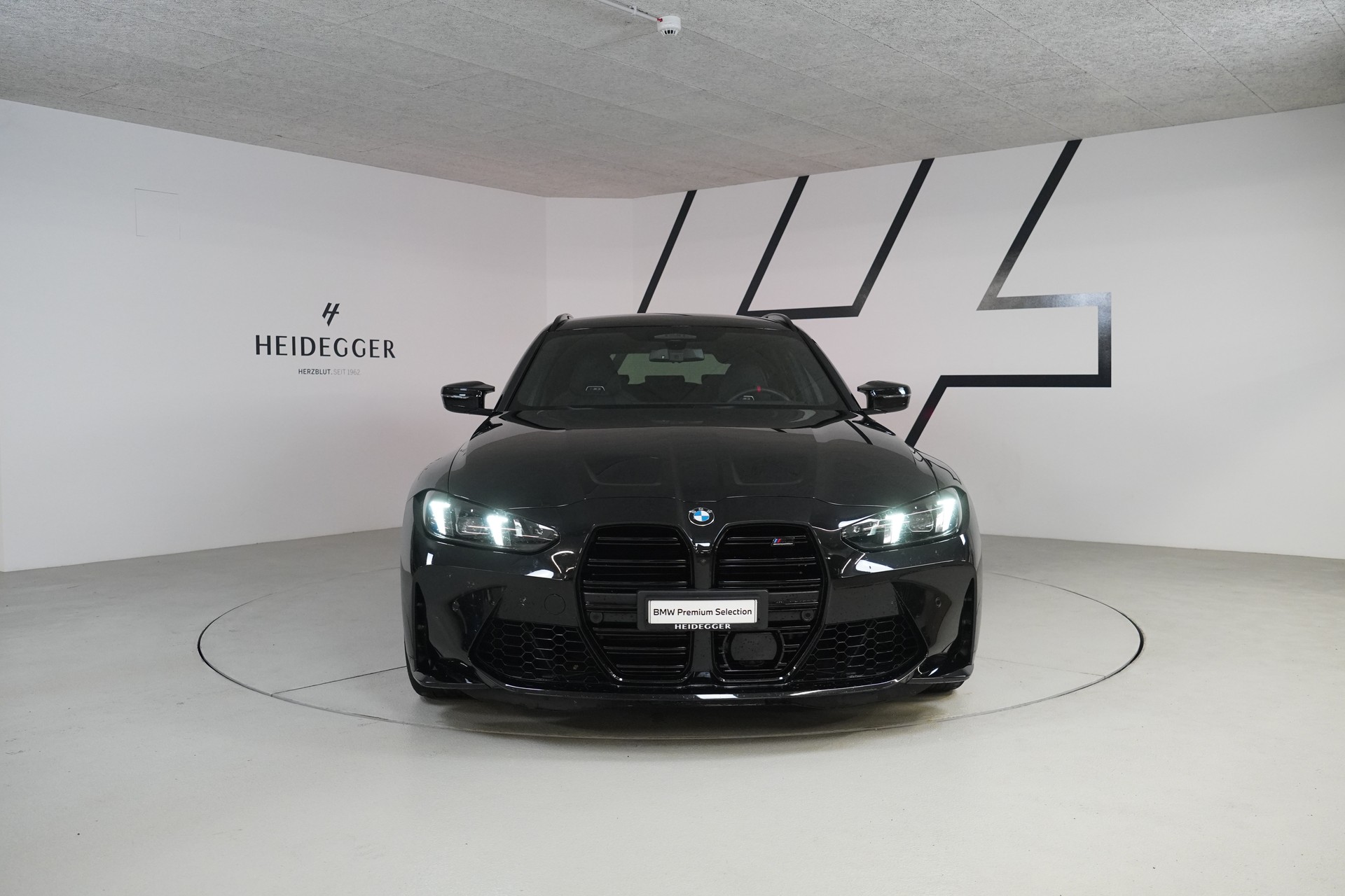 BMW M3 Touring xDrive Competition M-image-1