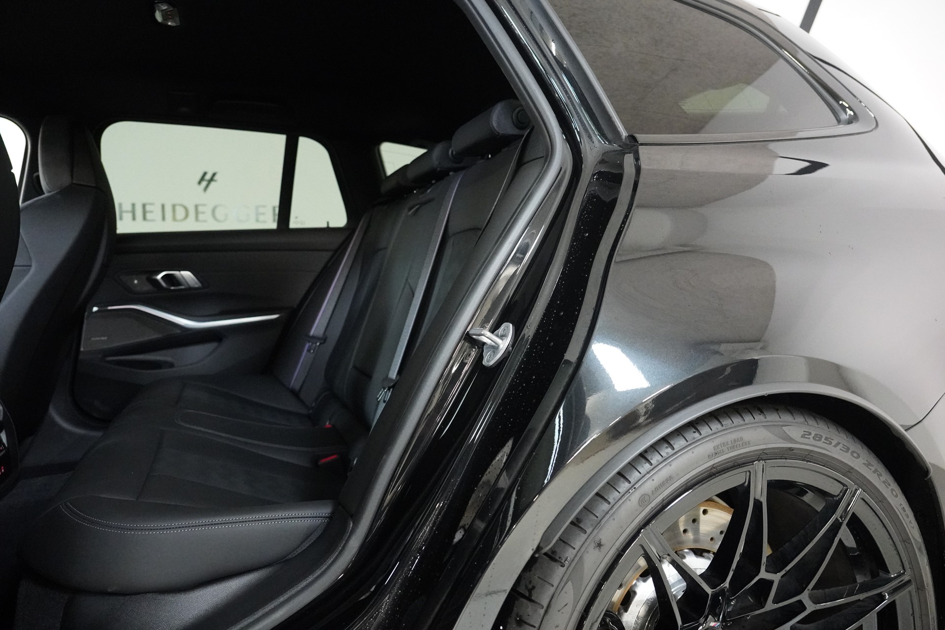 BMW M3 Touring xDrive Competition M-image-12