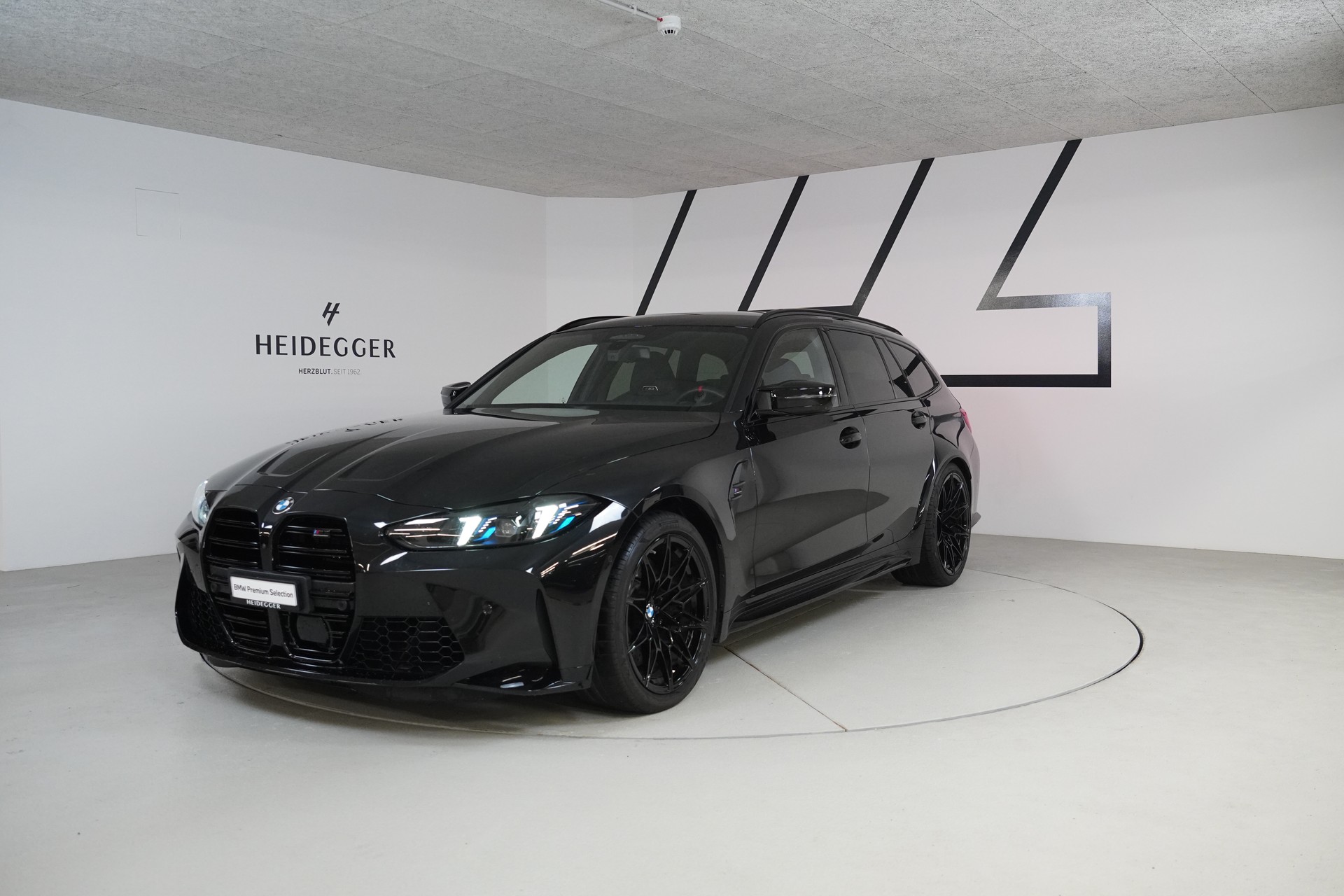 BMW M3 Touring xDrive Competition M-image-0