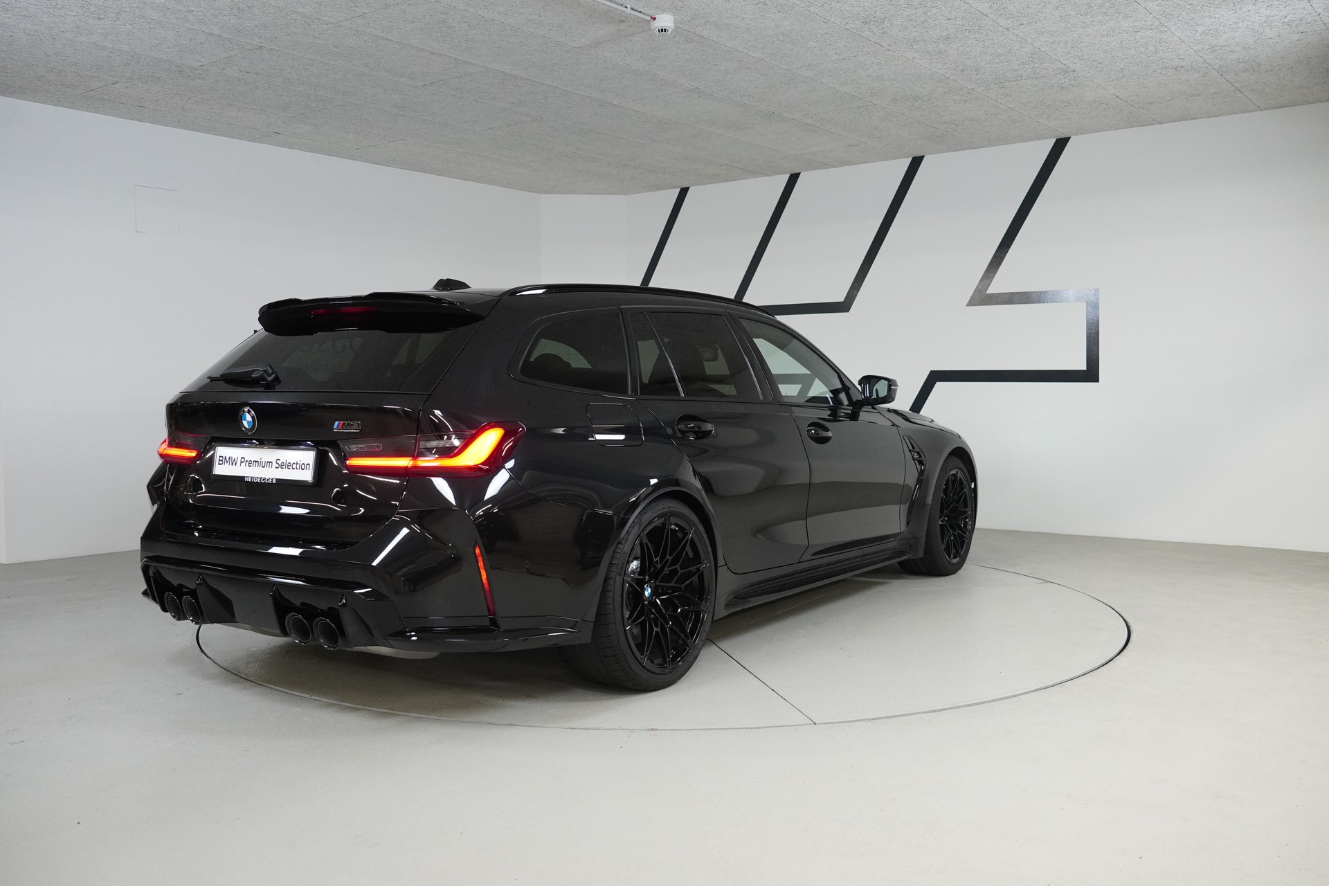 BMW M3 Touring xDrive Competition M-image-6