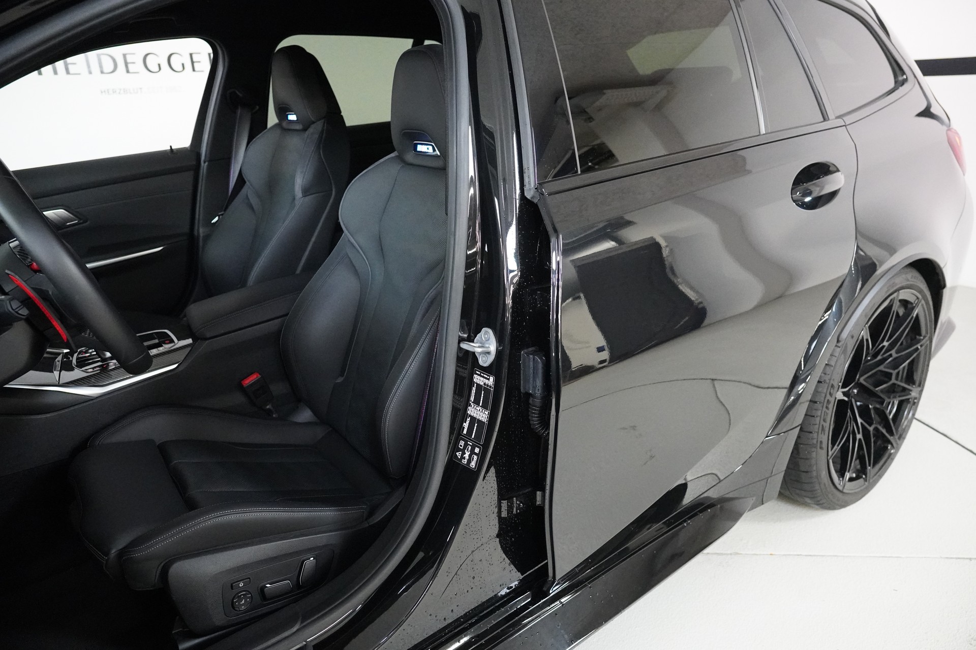 BMW M3 Touring xDrive Competition M-image-11