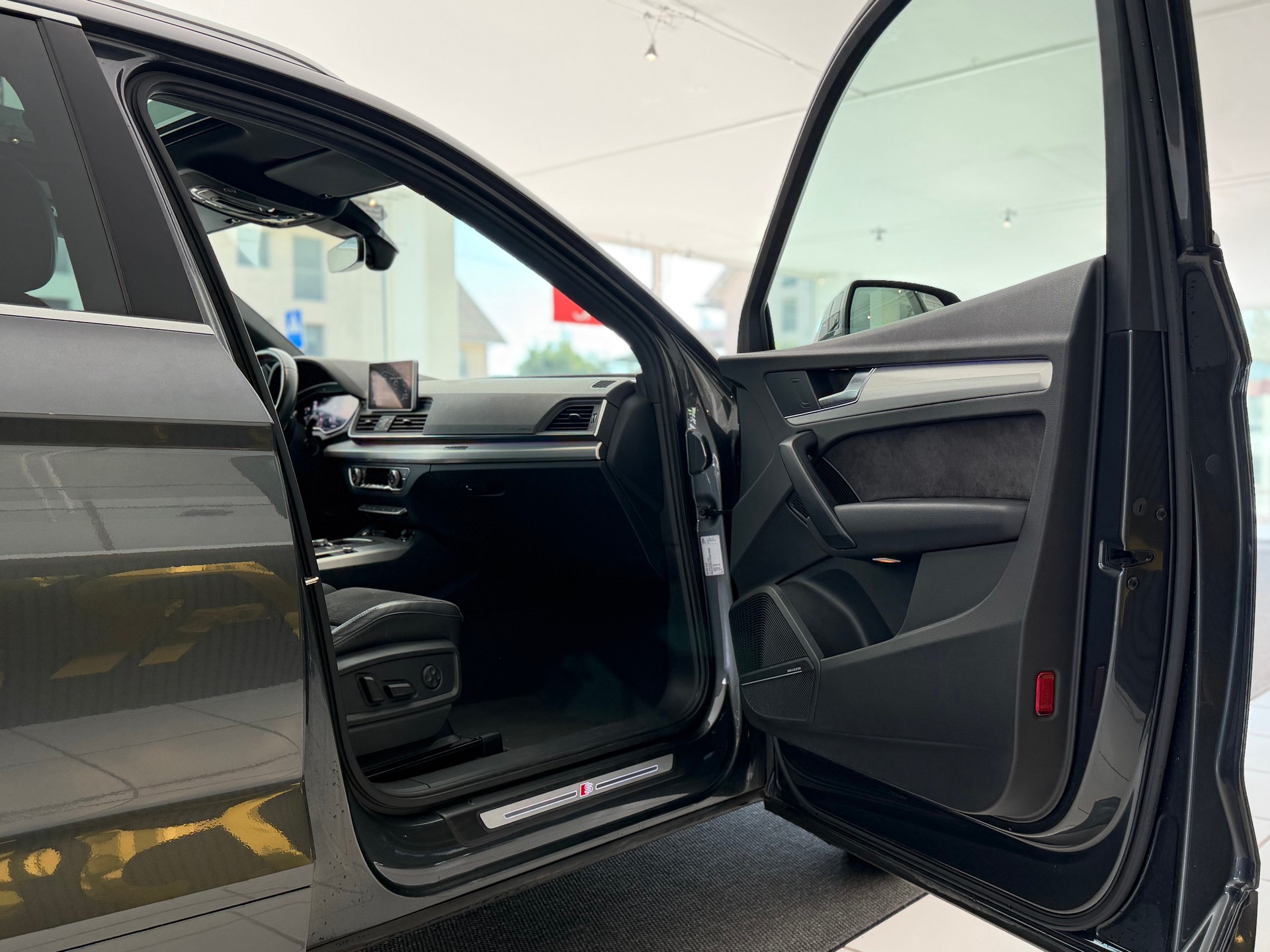 AUDI Q5 2.0 TFSI sport quattro S-tronic **TOP Ausstattung**-image-17