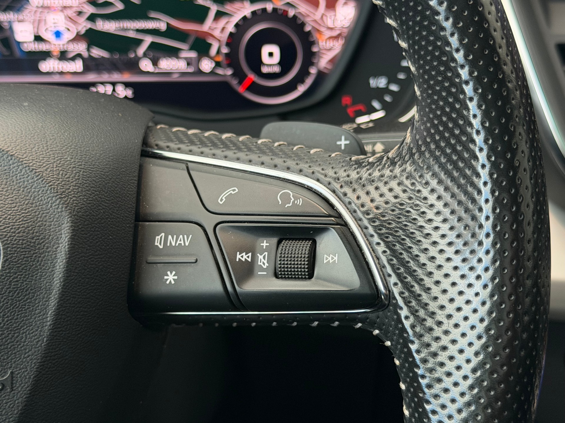AUDI Q5 2.0 TFSI sport quattro S-tronic **TOP Ausstattung**-image-26