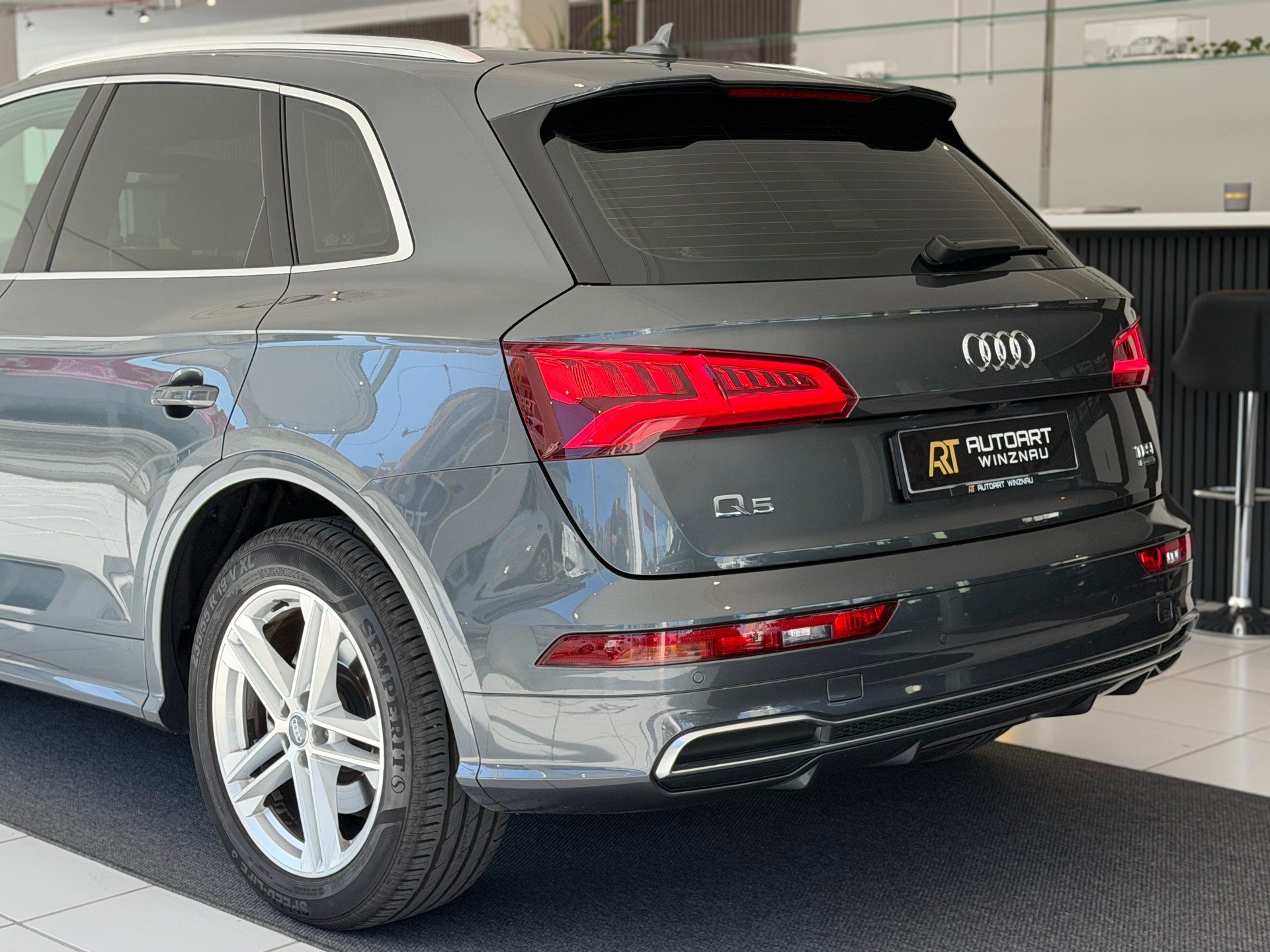 AUDI Q5 2.0 TFSI sport quattro S-tronic **TOP Ausstattung**-image-9