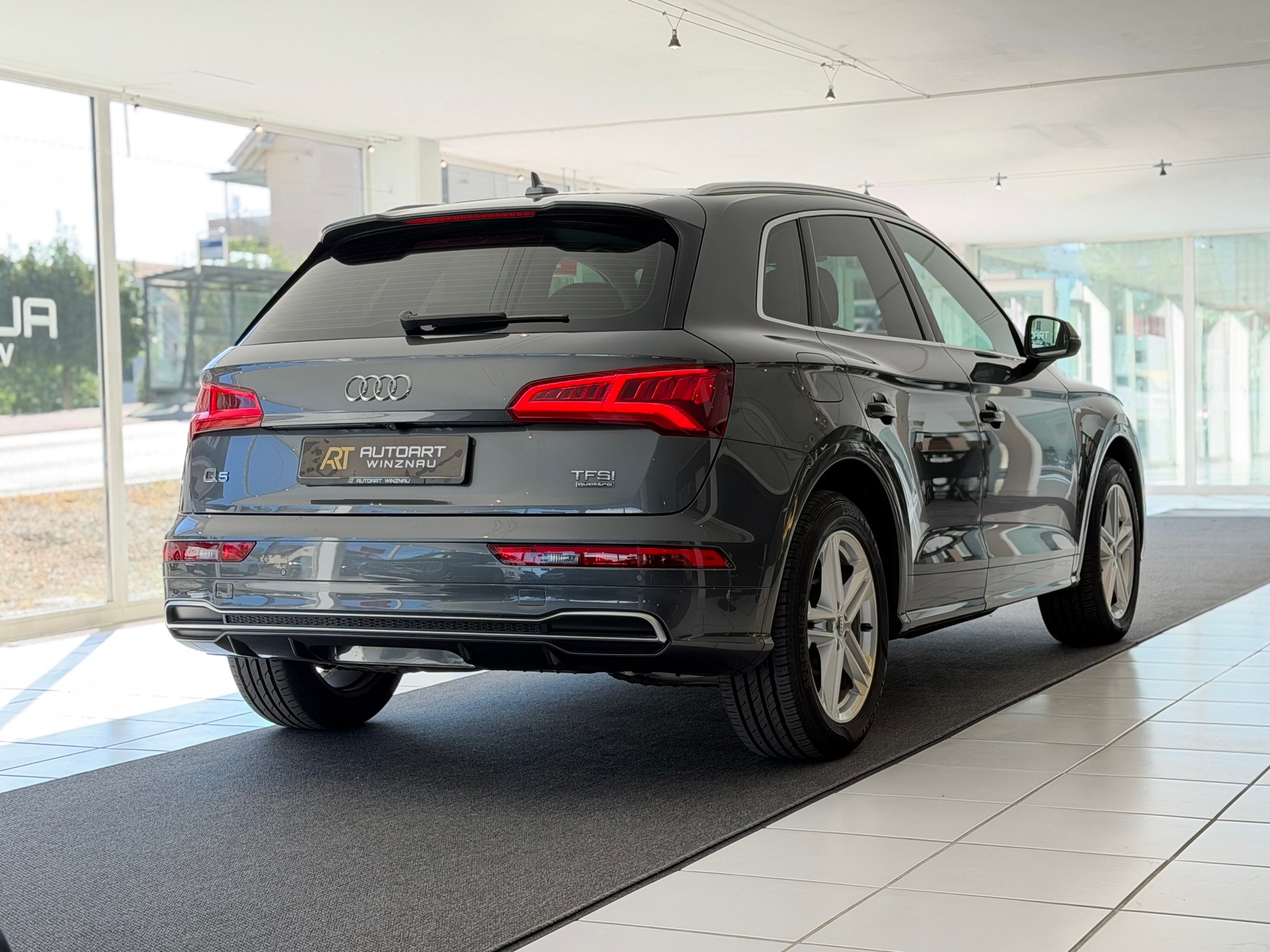 AUDI Q5 2.0 TFSI sport quattro S-tronic **TOP Ausstattung**-image-6