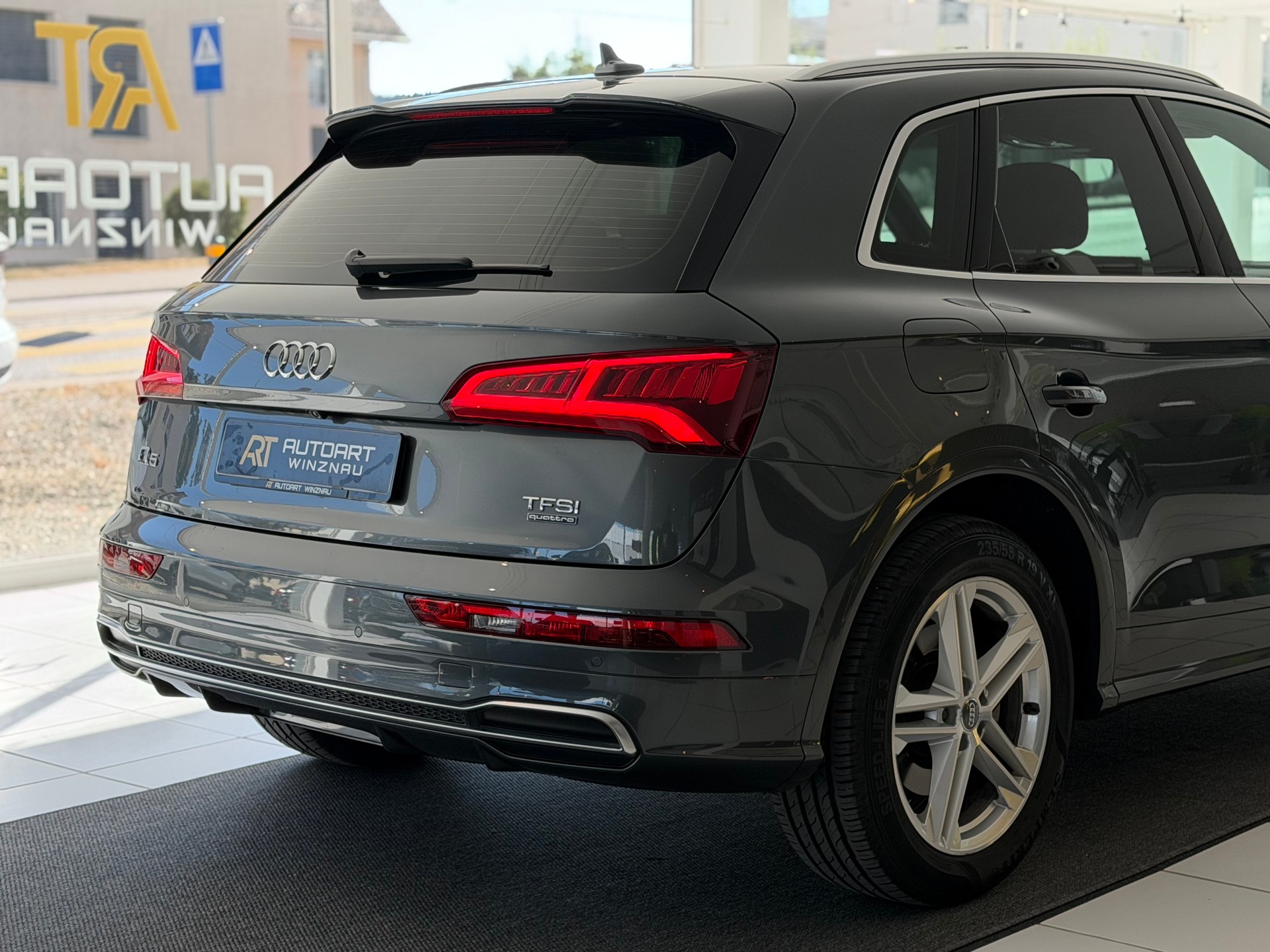 AUDI Q5 2.0 TFSI sport quattro S-tronic **TOP Ausstattung**-image-7