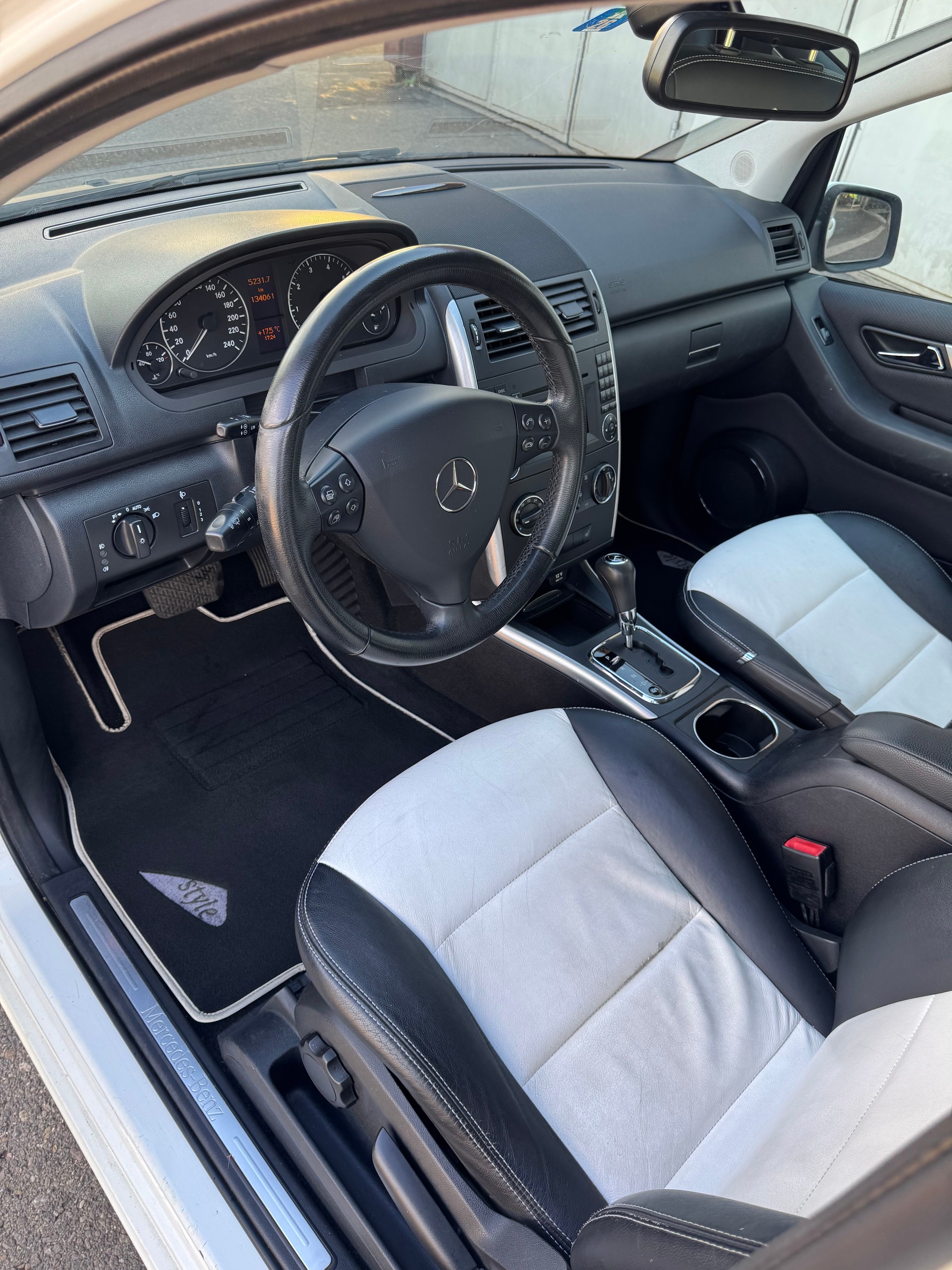 MERCEDES-BENZ A 180 Style Autotronic-image-9