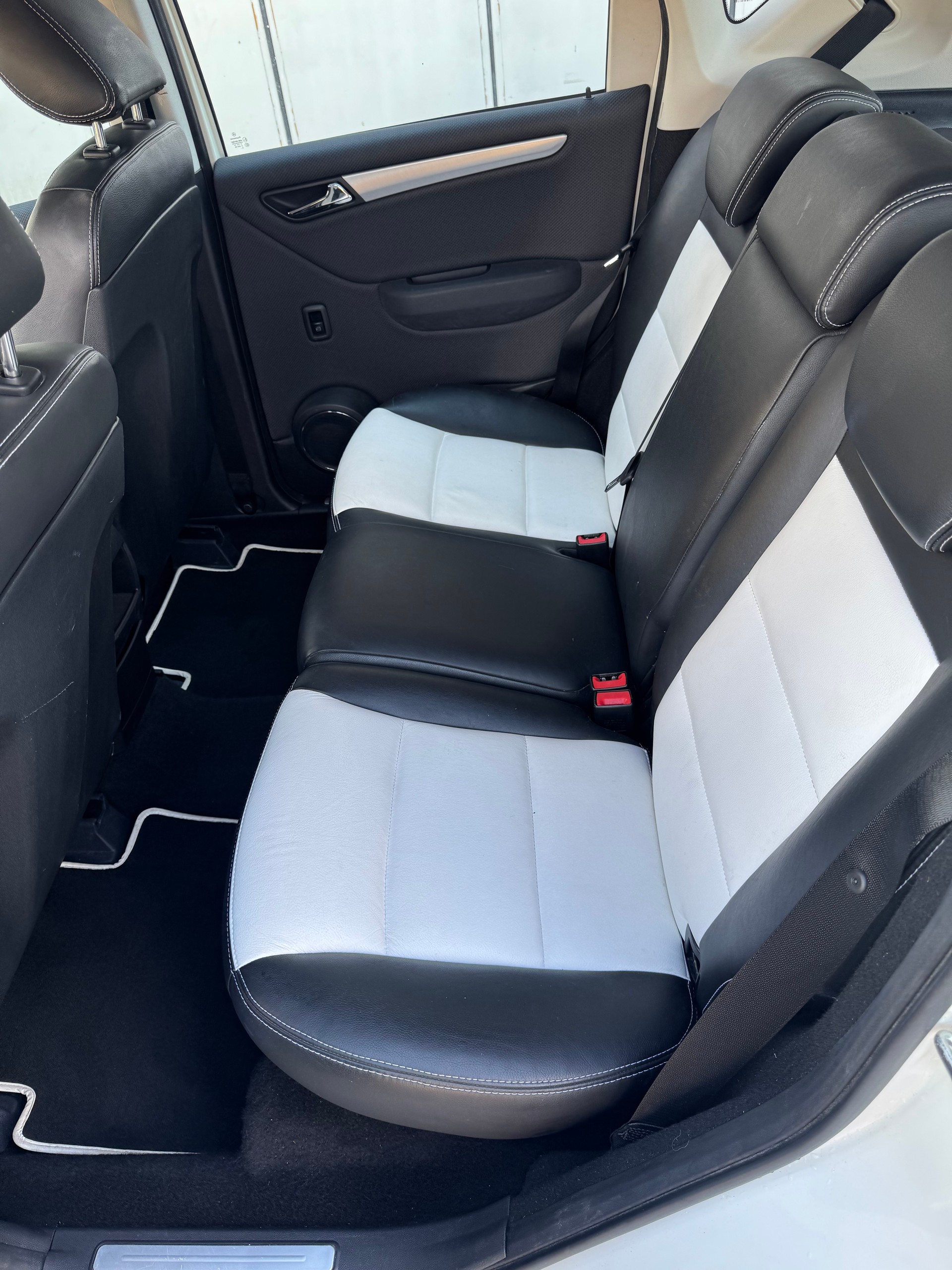 MERCEDES-BENZ A 180 Style Autotronic-image-11