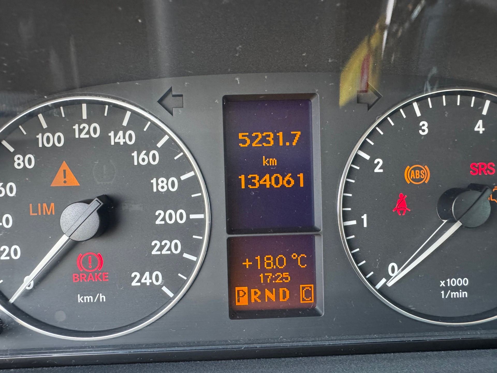 MERCEDES-BENZ A 180 Style Autotronic-image-13