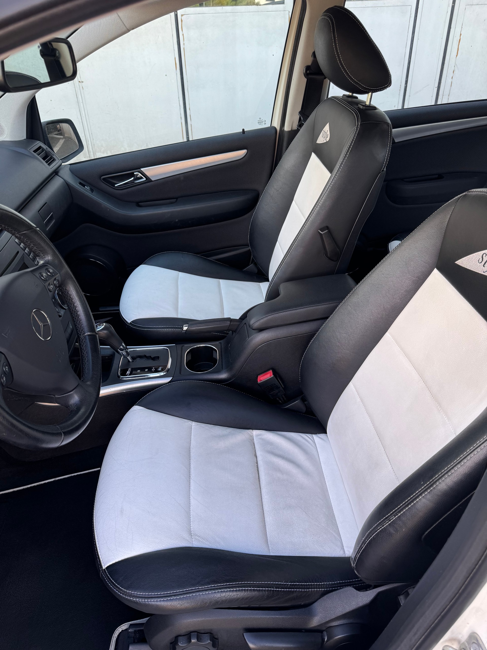MERCEDES-BENZ A 180 Style Autotronic-image-10