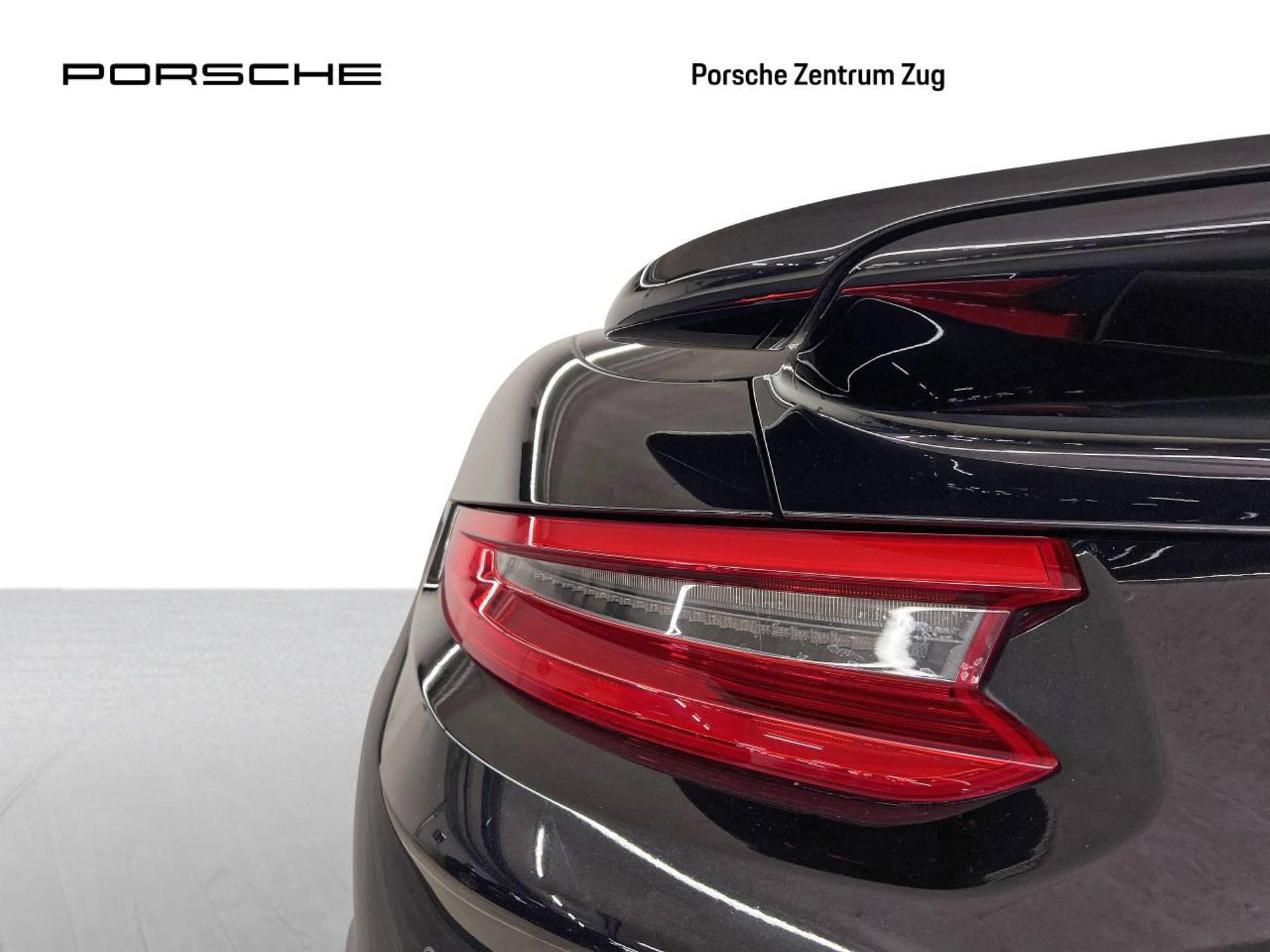PORSCHE 911 Turbo S Cabriolet-image-13