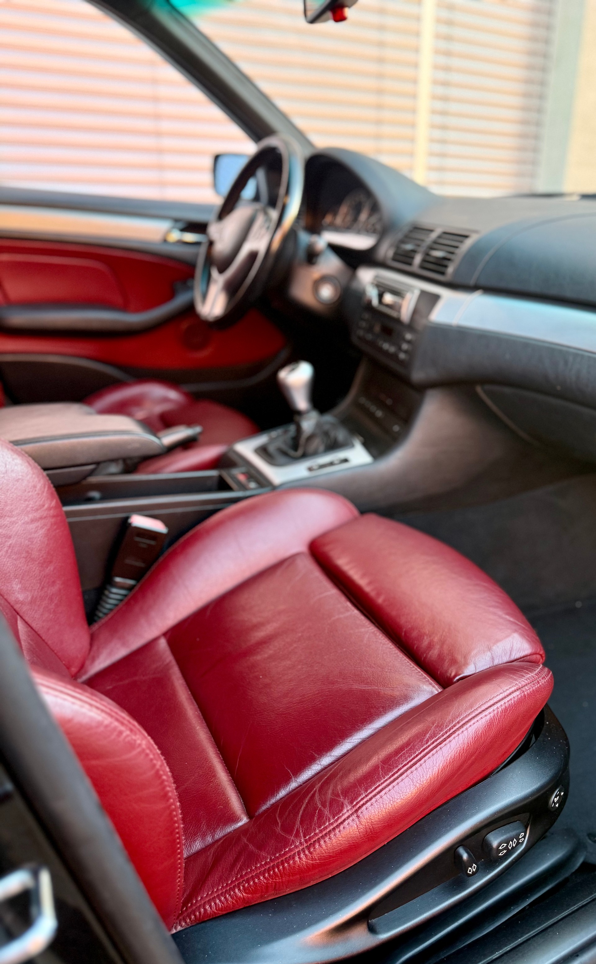 BMW 330xi *Schaltgetriebe*-image-7